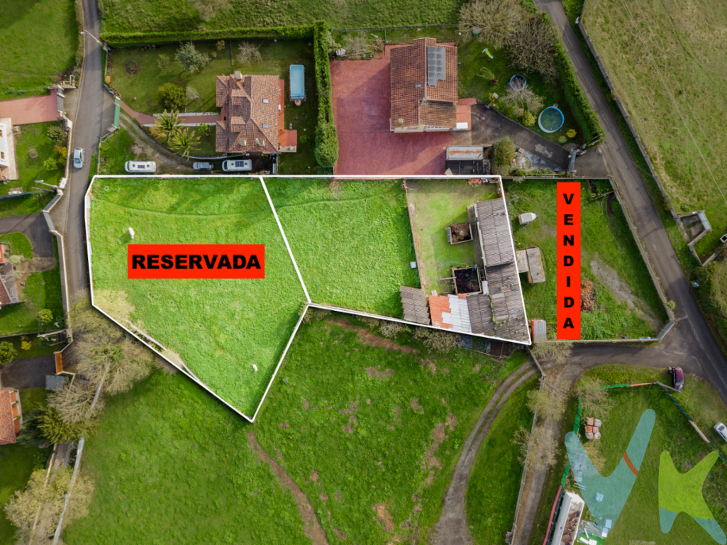 VENTA DE PARCELAS; QUEDA 1 DISPONIBLE; PONEMOS A LA VENTA FINCA EN LA FERRERA SIERO, LA FINCA CONSTA DE 2.720 METROS CUADRADOS. SITUADAS EN UN ENTORNO RURAL,  UNA ZONA MUY TRANQUILA DONDE PUEDES REALIZAR TU PROYECTO DE VIVIENDA INDEPENDIENTE PERO SIN RENUNCIAR A TENER TODOS LOS SERVICIOS.PRÓXIMA A NOREÑA Y AL LADO DEL BERRON, UN PASEO CAMINANDO, DONDE TIENES TODO, COMERCIOS, SUPERMERCADOS, CAFETERIAS, COLEGIOS, FARMACIA, MÉDICO... COMUNICACIÓN POR TREN Y AL LADO DE LA SALIDA DE LA AUTOPISTA QUE TE SITUA EN 15 MINUTOS DE LA CAPITAL Y DE LA COSTA.CARAZTERÍSTICAS DE LA FINCA:2 PARCELAS REGISTRADAS INDEPENDIENTES CON SU REFERENCIA CATASTRAL.SE PERMITE CONSTRUIR HASTA 300 M2 EN PLANTA BAJA, O A DOS ALTURAS MÁS BAJO CUBIERTA, EN CADA PARCELA.CON LUZ Y AGUA DENTRO DE LA FINCA.Y CON CERRAMIENTO EN LOS LATERALES, CON UNA GRAN PARTE CON MURO.FINCA LLANA Y MUY SOLEADA.EL PRECIO NO INCLUYE GASTOS: ITP REGISTRO Y NOTARIA ESTE PUEDE SER TU SITIO, NO LO PIENSES Y VEN A VERLAS, TANTO SI PIENSAS EN HACER TU PROYECTO DE FUTURO COMO SI QUIERES HACER UNA BUENA INVERSIÓN.LLÁMANOS ESTAREMOS ENCANTADOS DE ATENDER TUS CONSULTAS. 