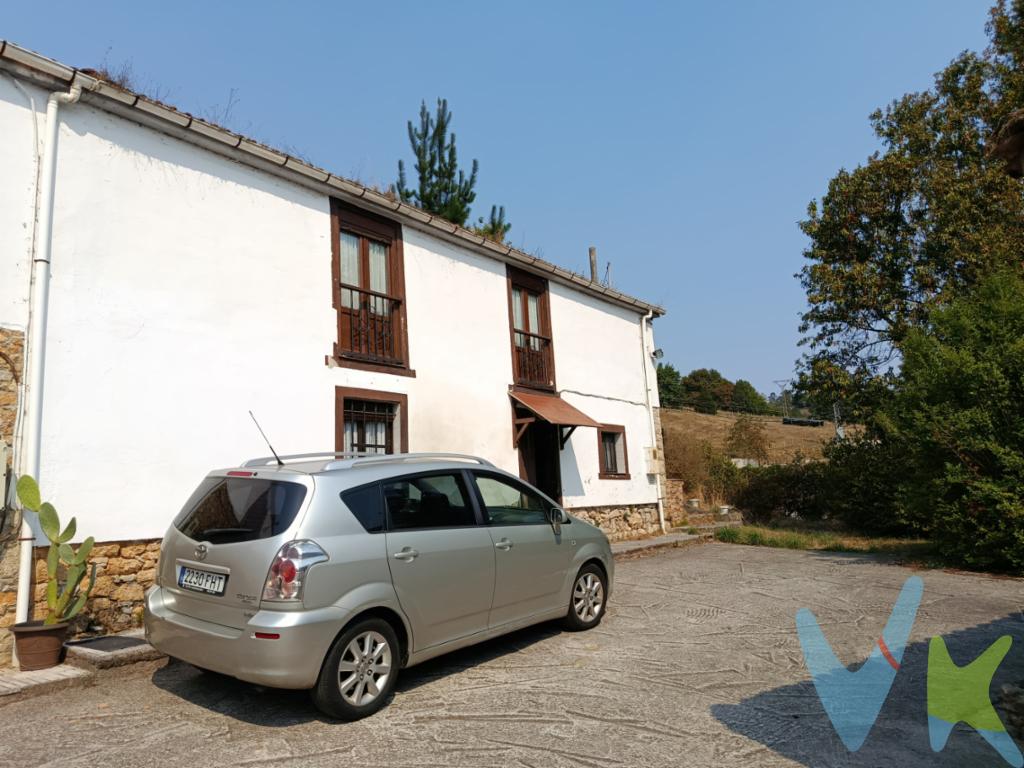 Casa pareada con hórreo en el Valle de Anes, Orvíz, casa para reformar (incluyendo estructura y tejado),  planta baja y 1ºplanta, 3 dormitorios, sala-cocina,  sala de paso en planta primera, baño con ducha, amplio garaje - almacén (posibilidad de ampliar la casa), hórreo en buen estado, y pequeño terreno en esquina 60 m2 aprox., ventanas de madera y de PVC, casa soleada, con vistas al valle de Anes, (posibilidad de finca al otro lado de la carretera, (no pegada a la casa) de 1.200 m2 opcional en unos 10.000 euros más), a 12 km de Gijón, 3 km de Noreña, perfectamente comunicada, PRECIO NEGOCIABLE,  infórmese. 