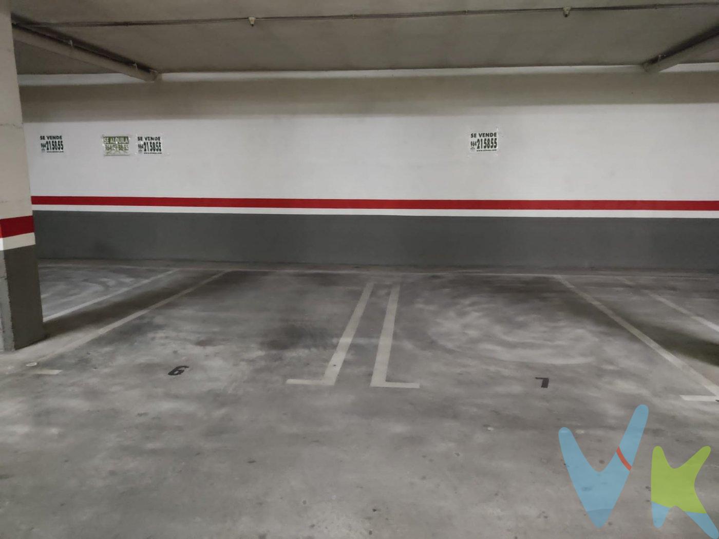 ¡Descubre la oportunidad que estabas esperando! Te presentamos esta amplia y cómoda plaza de garaje situada en un moderno bulevar, uno de los puntos más reconocidos y estratégicos de la ciudad. Perfecta para aquellos que buscan comodidad y funcionalidad al estacionar su vehículo. Con una excelente conexión a las principales vías gracias a la ronda de circunvalación, podrás acceder rápidamente a cualquier parte del municipio sin complicaciones. Además, cuenta con cercanía inmediata a importantes lugares como los juzgados y el tranvía (tram), lo cual es ideal tanto para profesionales como para particulares. No olvidemos mencionar su proximidad al recinto ferial; perfecto si asistes frecuentemente a eventos o actividades culturales en esta área vibrante. ¡No te pierdas esta increíble oferta! Llama ahora mismo para concertar tu visita.