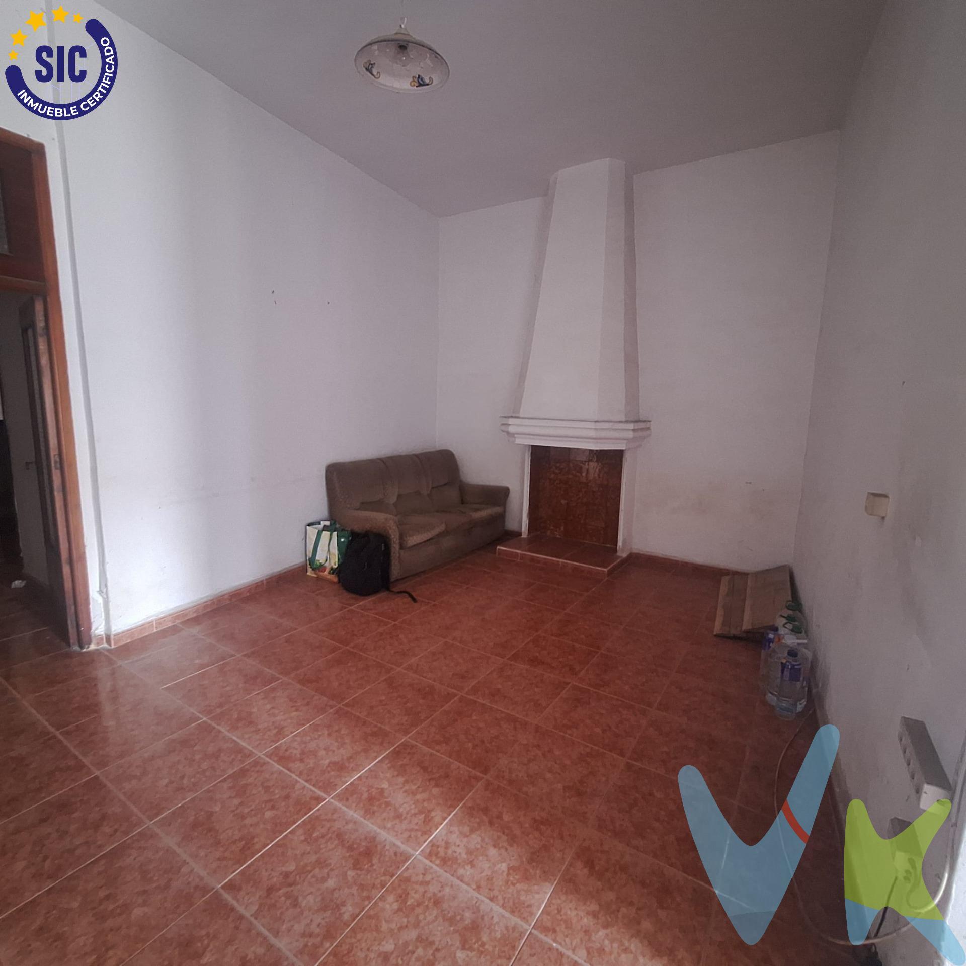 Descubra esta joya oculta en el corazón de Beniarjó, una propiedad que representa una oportunidad de inversión inmejorable o el lienzo perfecto para crear el hogar de sus sueños. Con 116 metros cuadrados de espacio bien distribuido, este inmueble ofrece un potencial tremendo para ser transformado y adaptado a cualquier necesidad. Se trata de puras posibilidades esperando ser materializadas. Características Principales:. Superficie: 116 m2. Dormitorios: Tres (perfectos para familias, invitados o incluso habilitar un despacho). Salón: Amplio y acogedor, destaca por su chimenea decorativa, creando un ambiente cálido y perfecto para el invierno. Terraza: Una terracita encantadora que, aunque no es de grandes dimensiones, no le dejará indiferente. Es el rincón ideal para disfrutar de un café por la mañana o una cena tranquila al aire libre. Potencial y Ubicación. Situado en Beniarjó, un municipio tranquilo con fácil acceso a todos los servicios esenciales y a pocos minutos de Gandía y la playa, este inmueble goza de una ubicación privilegiada. Su estructura y distribución lo hacen ideal para una reforma integral que maximice su valor y funcionalidad. ¡No deje pasar esta oportunidad única de inversión y calidad de vida!. VENTA:. PVP 83.000€. Gastos e impuestos no incluidos en el precio. La compra conlleva impuestos y gastos de formalización para el comprador. A título orientativo se informa que en segundas transmisiones el ITP con carácter general en Valencia es del 9%, pudiendo existir otros tipos impositivos atendiendo a las circunstancias personales del comprador u otras circunstancias previstas legalmente. Base imponible del impuesto el mayor valor entre el precio de compraventa, la tasación o el valor de referencia catastral. En cuanto a los gastos de notaría y registro, en su caso, suelen oscilar aprox. entre 1,5% y 2,5% (aranceles variables según precio, n.º de copias y complejidad). El comprador elige notario. Si el comprador precisase de hipoteca: tasación, condiciones y costes bancarios serán según entidad elegida por el comprador, así como los gastos de gestoría, y cualesquiera otros gastos inherentes a la formalización de la compraventa que legalmente correspondan a la parte compradora, salvo pacto expreso en contrario con el vendedor. El consumidor tiene, conforme a la normativa vigente, a su disposición información y documentación adicional relativa al inmueble y condiciones de la compraventa, que podrá ser consultada en C/Joaquín Costa 4, bajo 46005 Valencia o urbe2@remax.es. Honorarios de mediación inmobiliaria a cargo del COMPRADOR: (3.000€ del precio final de venta más IVA (21%), salvo otro pacto.); y de VENDEDOR (según acuerdo con el mismo). Se informa al consumidor que la agencia actúa como intermediaria inmobiliaria en la operación, estando cualquier eventual compraventa y sus condiciones sujeta a la aceptación expresa del propietario-vendedor y a la posterior formalización del correspondiente contrato.