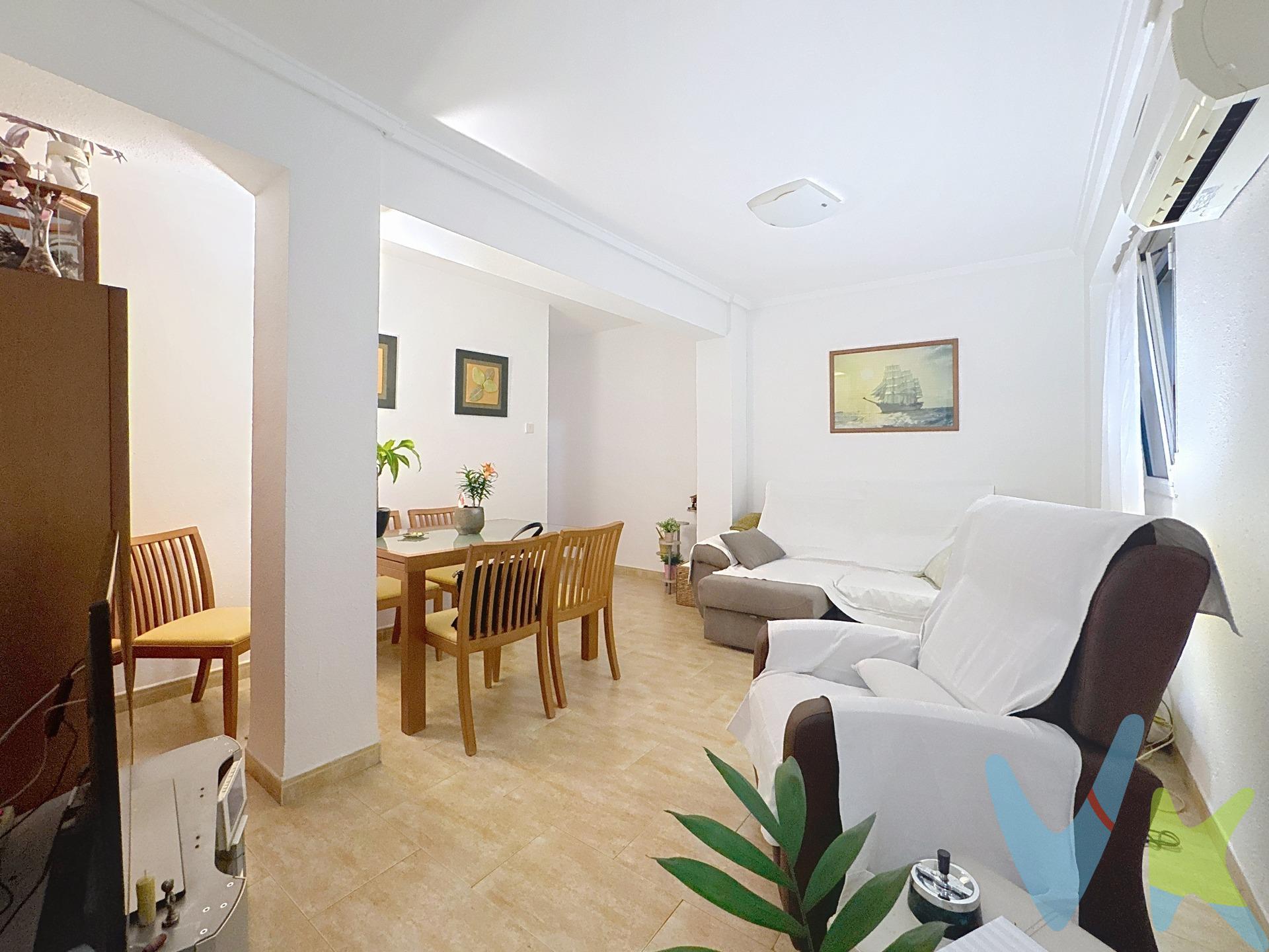 Ubicación: El Saler (en pleno corazón del Parque Natural de la Albufera). Tipo de Propiedad: Apartamento (Quinta Planta sin Ascensor). Estado: Para entrar a vivir. Descripción de la Vivienda:. Descubra esta oportunidad única de vivir en un entorno natural privilegiado, con una. ubicación inmejorable en el pintoresco pueblo de El Saler, justo en el centro de la. impresionante Albufera de Valencia y a un paso de la playa. Esta vivienda, lista para ser habitada, se encuentra en una quinta planta (sin ascensor) y. ofrece un espacio funcional y muy bien distribuido, ideal para familias o como refugio. vacacional junto al mar y la naturaleza. Características Principales:. ● Dormitorios: La propiedad dispone de tres (3) habitaciones, de las cuales dos. son dobles (ofreciendo amplitud y comodidad) y una sencilla (perfecta para. despacho, vestidor o dormitorio individual). ● Distribución:. ○ Un cuarto de baño completo. ○ Cocina independiente, lista para su uso. ○ Salón-comedor con espacio para disfrutar de momentos de relax. ● Entorno: Su inmejorable situación le permite disfrutar de la tranquilidad y la belleza. paisajística de la Albufera, con fácil acceso a las playas y a todos los servicios. esenciales del pueblo. Una vida en plena naturaleza a pocos minutos de la ciudad. ¡No deje pasar la oportunidad de vivir en este enclave natural!