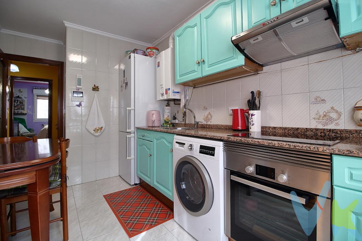 Excelente oportunidad para inversores. Se pone a la venta la NUDA PROPIEDAD de un magnífico piso situado en un edificio de pocos años de antigüedad), lo que garantiza calidad constructiva y eficiencia energética.El inmueble se encuentra en un estado impecable, habiendo sido cuidado con esmero por su único propietario. No necesita reformas, está listo para entrar a disfrutar o para alquilar (una vez recuperada la plena propiedad).Distribución:Características destacadas;Cocina totalmente equipada y funcional.Salón-comedor de generosas dimensiones, con orientación que aprovecha al máximo la luz natural.3 dormitorios amplios.2 baños completos.Características destacadas:Plusvalía asegurada: Al tratarse de una nuda propiedad, el precio de adquisición es muy competitivo, convirtiéndose en una inversión segura a medio-largo plazo.Trastero incluido en la propiedad, ideal para ampliar el espacio de almacenamiento.Exterior y soleado: Disfrute de un hogar lleno de luz durante todo el día.No deje pasar esta oportunidad. Contacte con nosotros para más información o para concertar una visita.Gastos e impuestos no incluidos en el precio. En segundas transmisiones, el comprador abona el ITP (porcentajes en Asturias: https://sede.tributasenasturias.es/sites/sede/default/es_ES/Que-quieres-hacer/Transmisiones-Patrimoniales-y-AJD), calculado sobre el mayor valor entre precio, tasación o valor de referencia catastral. Notaría y registro según aranceles variables; el comprador elige notario. El vendedor asume la plusvalía municipal; el resto de gastos (incluida hipoteca: tasación, costes bancarios, gestoría y formalización) son del comprador.Honorarios: intermediación a cargo del vendedor; mediación a cargo del comprador del 2% + IVA, mínimo 2.000  + IVA.El consumidor puede solicitar información y documentación adicional en la sede física o por correo electrónico de la Agencia (contacto en la web). La agencia actúa solo como intermediaria; toda compraventa queda sujeta a la aceptación expresa del vendedor y a la formalización del contrato. Anuncio meramente informativo: los datos corresponden a la fecha de publicación y pueden variar por actualizaciones legales, contractuales o fiscales. 