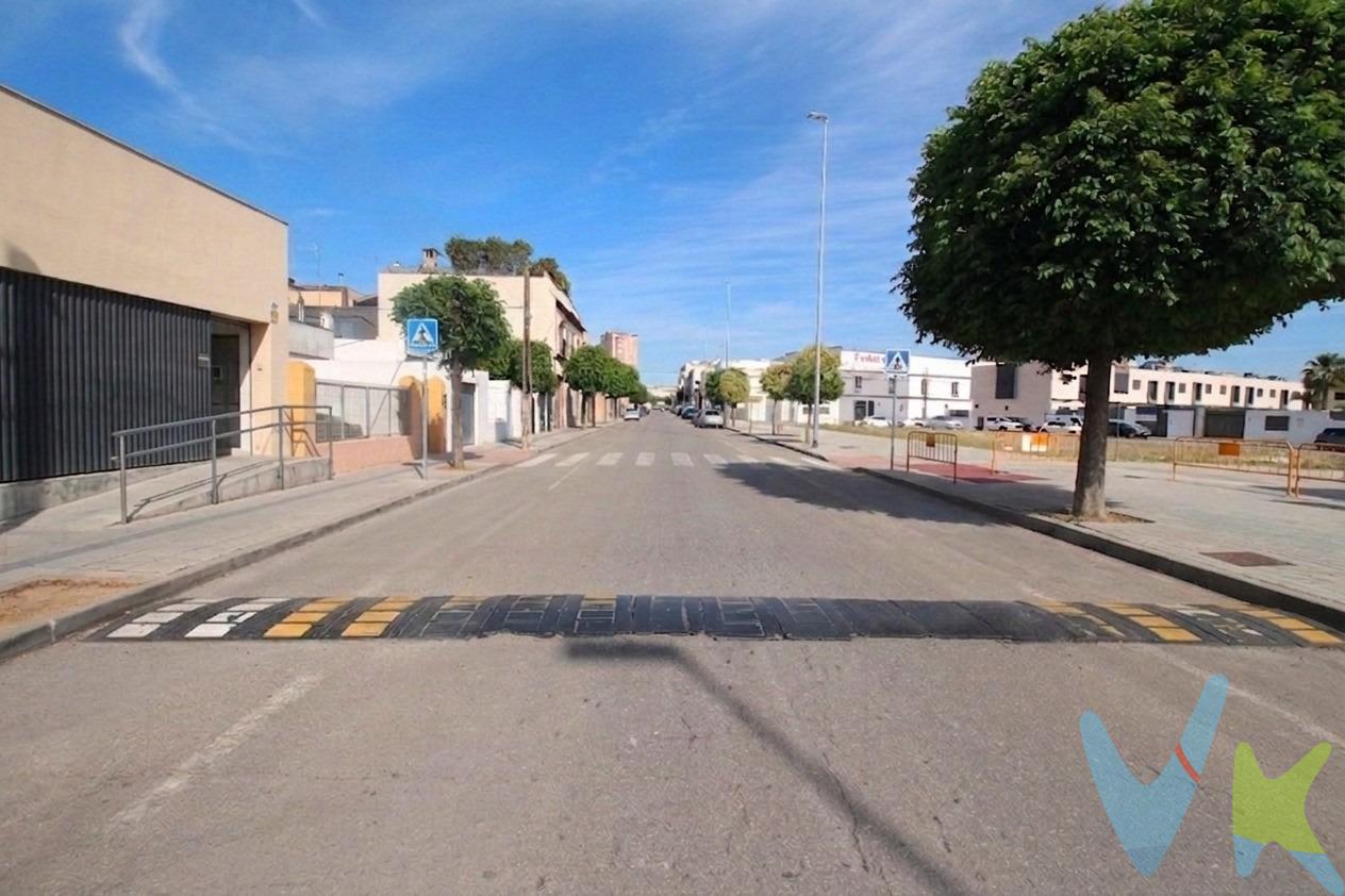 Parcela urbana de 307 metros muy cerca del campus universitario, con posibilidad de una o dos plantas, con edificabilidad de aproximadamente 500 metros cuadrados según diseño. Se dispone de diseño desde 4 a 6 viviendas. ¡ No dude consultarnos !. De acuerdo con lo prevenido en el Decreto 218/2005, de 11 de octubre, se informa al cliente que los Gastos Notariales, Registrales, impuesto de transmisiones (ITP) o I.V.A., Honorarios de intermediación, Gastos financieros, y otros gastos inherentes a la compraventa no están incluidos en el precio.