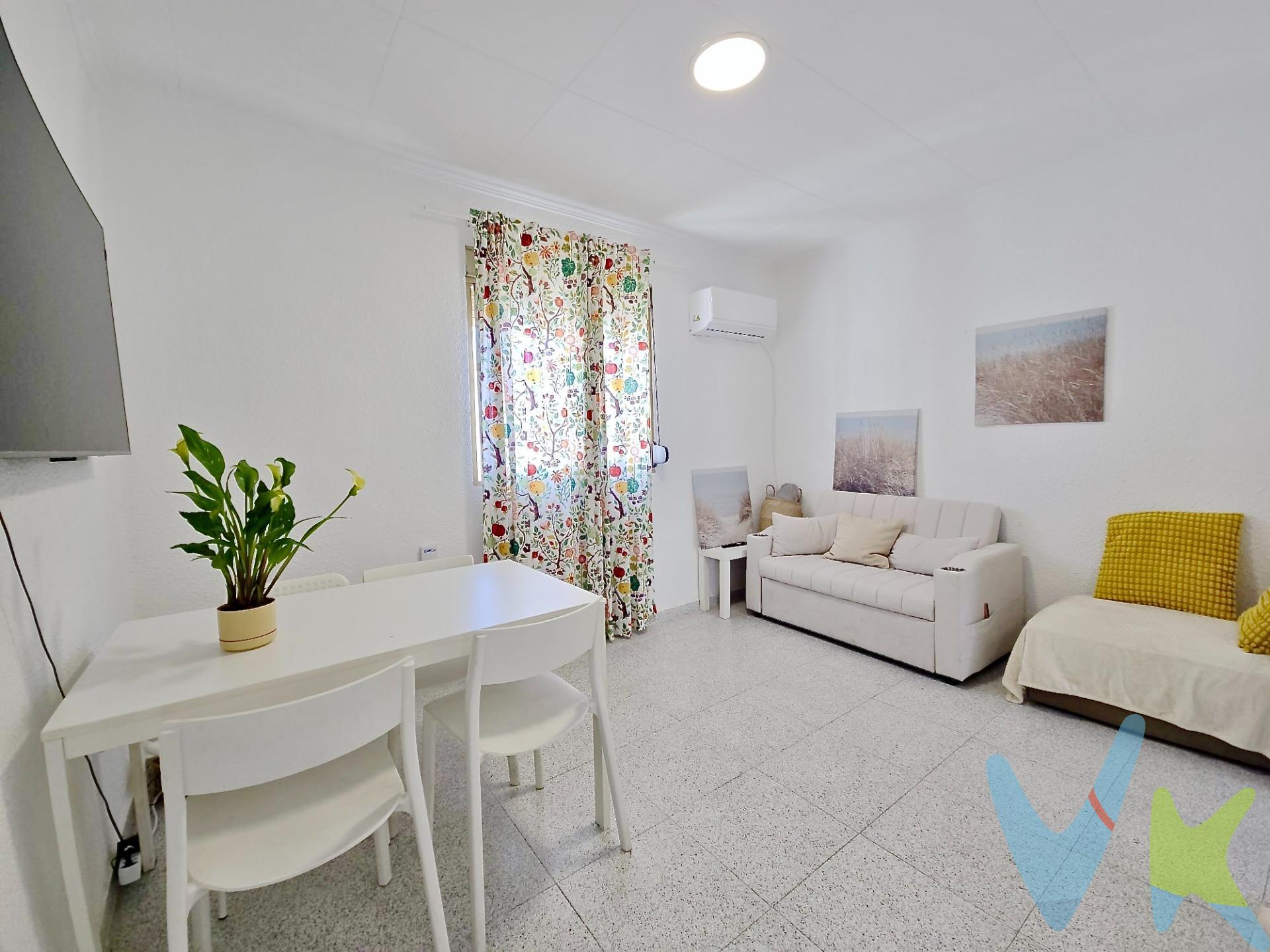 Presentamos este encantador piso ubicado en una 3ª planta SIN ASCENSOR, en la zona de Patraix, una de las áreas más solicitadas de Valencia. Con un precio competitivo de €190.000 y una superficie construida de 63 m², esta propiedad es ideal tanto para inversores como para nuevas familias que buscan su hogar perfecto. El inmueble se encuentra en buen estado y cuenta con dos habitaciones dobles y una individual luminosas y acogedoras, además de un baño completo perfectamente distribuido. La orientación sur garantiza abundante luz natural durante todo el día creando un ambiente cálido y agradable dentro del hogar. Entre sus características destacadas encontramos cercanía a servicios esenciales como colegios e hospitales; así como acceso rápido mediante autobús o metro a diferentes puntos clave del centro valenciano. Para los momentos recreativos hay zonas infantiles próximas junto a amplias avenidas rodeadas árboles que invitan al paseo diario. Aunque NO DISPONE DE ASCENSOR ,su ubicación estratégica destaca especialmente si valoran tranquilidad sin alejarse demasiado del núcleo urbano. Esta atractiva vivienda representa una excelente oportunidad por calidad-precio!. No dudes contactar para programar tu visita!. Por mandato expreso del propietario, comercializamos este inmueble en EXCLUSIVA, lo que le garantiza un servicio de calidad, un trato fácil, un proceso sencillo, rápido y sin interferencias de terceros. Por este motivo, se ruega no molestar al propietario, a los ocupantes de la propiedad, a los vecinos o conserjes del edificio o urbanización si los hubiera. Muchas gracias por su comprensión. Si Usted es agencia inmobiliaria y tiene un cliente para este inmueble, llámenos, estaremos encantados de colaborar en esta y otras operaciones. Para más información sobre el inmueble, o concertar una visita, consulte por la inmobiliaria "GESTIÓN DE VIVIENDAS", Llamadas o WhatsApp al +34 646 064 371. Gestión de Viviendas es una Agencia Registrada con el Nº 5.928 en el Registro Obligatorio de Agentes Inmobiliarios de la Comunitat Valenciana, según el DECRETO 98/2022, de 29 de julio, del Consell, por el que se regula el Registro de Agentes de Intermediación Inmobiliaria de la Comunitat Valenciana. El precio del inmueble no incluye los honorarios de la agencia que ascienden al 3% del precio final del inmueble, ni los gastos de notaría y registro de la propiedad (que están sujetos a aranceles y varían dependiendo del precio de escrituración), ni los impuestos (que en la Comunitat Valenciana varían dependiendo del precio del inmueble y de las características personales del comprador). Los datos expuestos son ofrecidos por terceros, meramente informativos y se suponen correctos. Nuestra empresa no garantiza su exacta veracidad. La oferta está sujeta a errores, cambios de precio, omisión y/o retirada del mercado sin previo aviso.