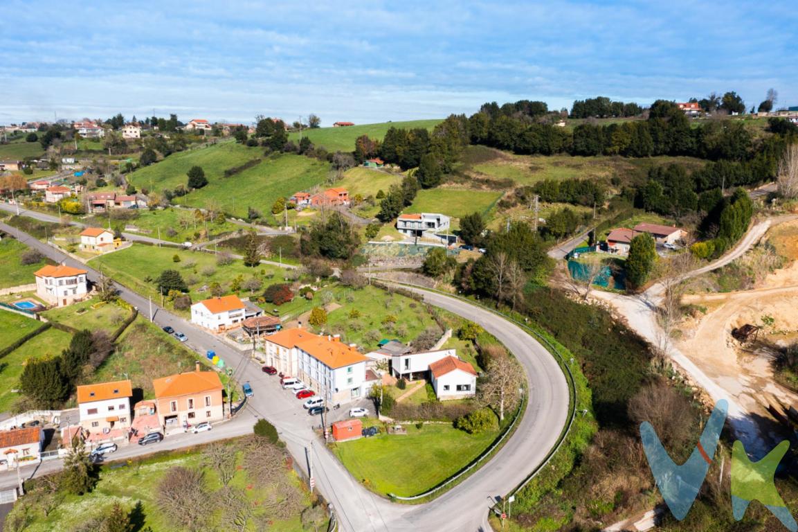  IMPRESIONANTE CHALET A 10 minutos de Gijón , Chalet seminuevo  con Jardín  a un magnifico Precio. y muy bien comunicado con todos los medios de transporte.Esta propiedad en venta es un claro ejemplo de estilo, elegancia  y confort , satisfaciendo las necesidades de quienes buscan una vivienda espaciosa en un entorno urbano.Dispone de 2 plantas, en la planta baja donde podrás realizar toda la vida diaria ,sin falta de subir escaleras, en ella puedes encontrar un gran salón- comedor con salida al porche delantero , cocina grande y practica con acceso al jardín y mesa exterior , 2 habitaciones completas una de ellas con posibilidad de vestidor y baño en suite con ventana,  y para completar otro baño completo Si vienen invitados o necesitas mas espacio para tu día a día , en la primera planta puede encontrar un espacio abierto con zona de estar y dormitorio , y con salida independiente  al exterior.Si aun quieres mas espacio adicional  ,  podrás convertir en dormitorio ,zona de juegos , despacho y un baño ,la  parte superior que actualmente esta como trastero, esta vivienda ofrece la amplitud necesaria para disfrutar de un hogar acogedor y funcional.Construida en 2009, cada espacio ha sido diseñado con esmero, garantizando calidad en cada detalle y la distribución inteligente de los ambientes asegura que disponga de espacio para toda la familia sin comprometer la comodidad diaria.Le sorprenderá con sus amplios espacios ,luminosidad ,Techos altos y Grandes Ventanales  diseñados para brindarle  el mayor confort posible.Una de las  ventajas de esta propiedad es su  garaje, por tener un acceso cómodo en planta y con  espacio suficiente para estacionar su vehículoUbicada en una zona bien comunicada,  con fácil acceso a las principales autovías, y  cuenta con paradas de autobús a pie de casa y tren a 2 minutos  , facilitando el acceso al transporte público y conectando a sus residentes con el resto de la ciudad de manera sencilla y rápida. La finca llana y  completamente cerrada con muro de piedra y vegetación , ofrece seguridad y privacidad, permitiendo disfrutar de los espacios exteriores con total tranquilidad.La zona ajardinada que rodea la propiedad es un añadido que otorga un valor incalculable, proporcionando un espacio perfecto para el esparcimiento y la relajación al aire libre. Este jardín es el lugar ideal para organizar reuniones familiares, barbacoas o simplemente disfrutar del aire fresco con vistas agradables.La casa se presenta en un estado excelente de conservación, lista para ser habitada sin necesidad de reformas, es una inversión perfecta para quienes buscan una propiedad moderna de larga duración en un área próspera y bien desarrollada.Con esta propiedad, podrá disfrutar de la vida urbana con la tranquilidad de un entorno íntimo y seguro. La proximidad a  todos los servicios necesarios para la vida cotidiana , y comunicación con autovías añade un valor significativo, haciendo de esta casa una opción ideal para cualquier familia o inversor interesado en el mercado inmobiliario de Gijón.Gastos e impuestos no incluidos en el precio. Honorarios de intermediación inmobiliaria a cargo del vendedor.A título orientativo, en segundas transmisiones, el comprador abonará el Impuesto sobre Transmisiones Patrimoniales (ITP). Para consultar los porcentajes del ITP en Asturias puede hacerlo a través de la web oficial de servicios tributarios del Principado de Asturias https://sede.tributasenasturias.es/sites/sede/default/es_ES/Que-quieres-hacer/Transmisiones-Patrimoniales-y-AJD. La base imponible será el mayor valor entre precio de compraventa, tasación o valor de referencia catastral. Gastos de notaría y registro según aranceles variables según precio, número de copias y complejidad.  El comprador escoge libremente notario. El vendedor asume la plusvalía y el resto de gastos son del comprador. Si se precisa hipoteca: Tasación, condiciones y costes bancarios según entidad elegida por el comprador; así como los gastos de gestoría y cualesquiera otros inherentes a la formalización de la compraventa. De acuerdo con la ley, no se incluyen en el precio otros gastos o tributos que legalmente correspondan al comprador.. El consumidor tiene derecho, conforme a la normativa vigente, a disponer de información y documentación adicional relativa al inmueble y condiciones de la compraventa, accesible en la sede física . La agencia actúa exclusivamente como intermediaria en la operación. Cualquier compraventa y sus condiciones quedan sujetas en todo caso a la aceptación expresa del vendedor del inmueble y a la posterior formalización del correspondiente contrato. El presente anuncio tiene carácter meramente informativo; la información suministrada se corresponde con la disponible a la fecha de publicación, pudiendo variar en función de las circunstancias o actualizaciones legales, contractuales y fiscales.