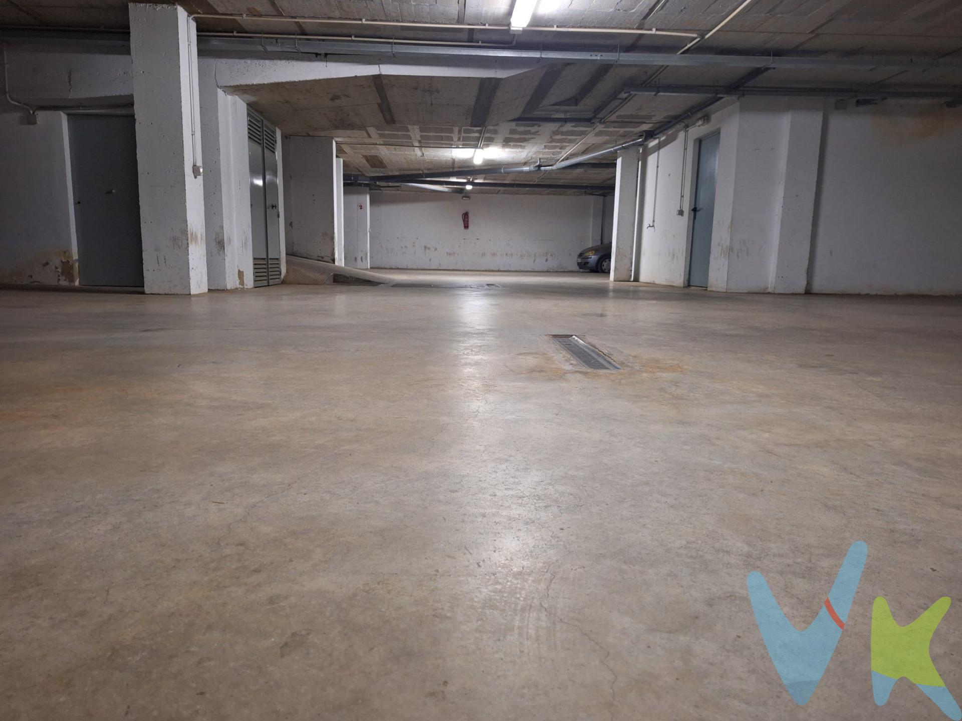 Estupenda oportunidad, ideal inversor!!!. Venta de cinco plazas de garaje en edificio en el centro de Coria del Río, sin trastero  7.815 € y con trastero desde 13.815 €. Consulte más información sin compromiso!!. Informamos a nuestros clientes compradores que el precio de venta no incluye lo siguiente: Honorarios de la agencia inmobiliaria, Impuestos (I.T.P., I.V.A. o A.J.D., en su caso) ni otros gastos de la compraventa (gastos de Registro de la Propiedad, Notaría, Gestoría ni de posible Financiación). Documento D.I.A. a disposición del consumidor según Decreto 218/2005 Junta de Andalucía.