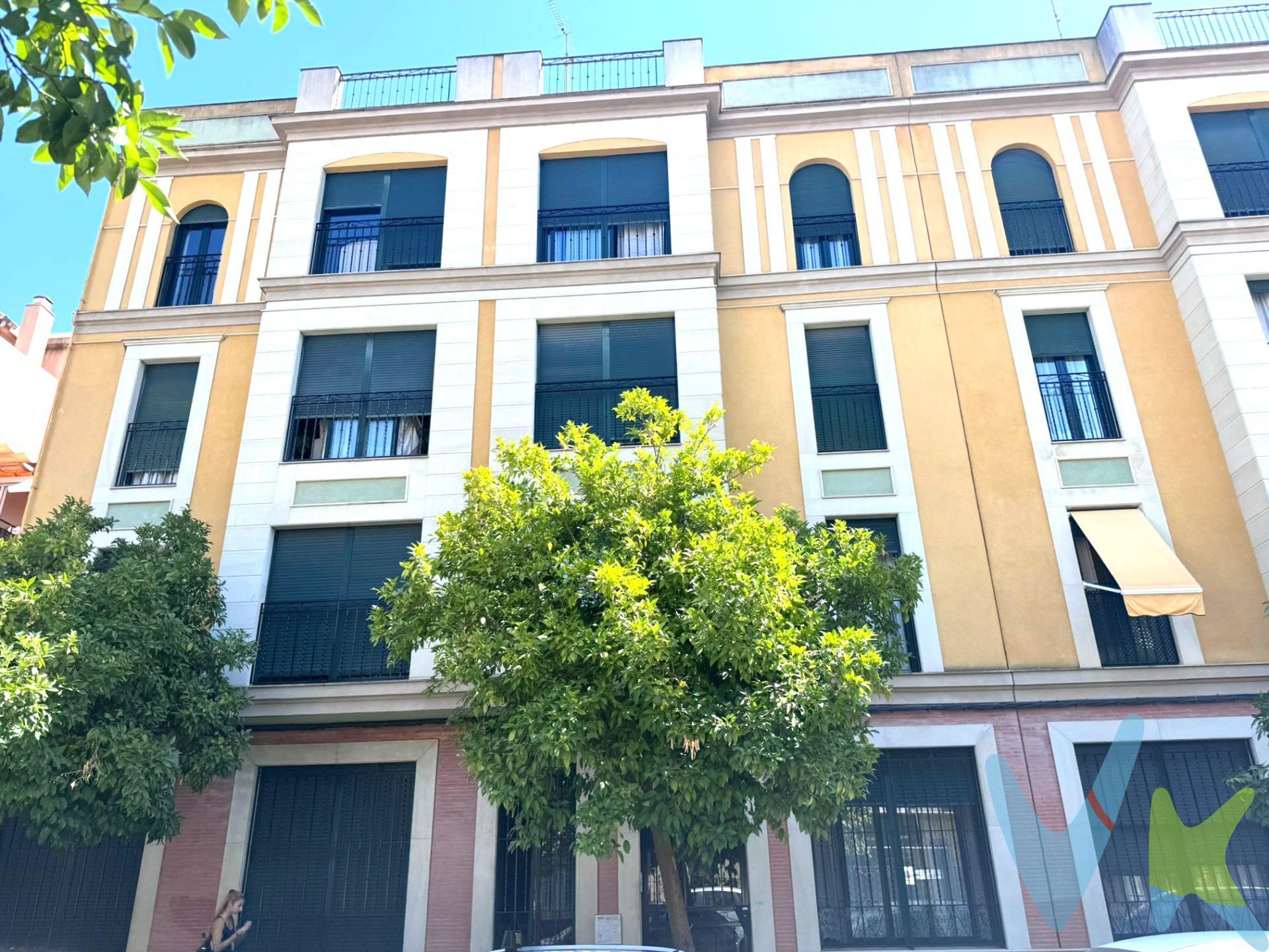 ¡MAGNIFICA PLAZA DE GARAJE! Esta ubicada en pleno corazón  Nervión. Tiene una ubicación dentro del garaje excepcional, con mucho espacio para maniobrar, cuenta con un montacoches . Animate, aparcar tranquilamente por la zona de Nervión  ya no es problema por un precio irresistible . Informamos a nuestro clientes que el precio de venta no incluye lo siguiente: Honorarios de la agencia inmobiliaria, impuestos (el Impuesto de Transmisiones Patrimoniales, I. V. A. , o A. J. D. , en su caso), otros gastos de la compraventa (gastos de registro de la Propiedad, Notaría, gestoría ni de posible financiación). Documento D. I. A. a disposición del consumidor según Decreto 218/2005 Junta de Andalucía.