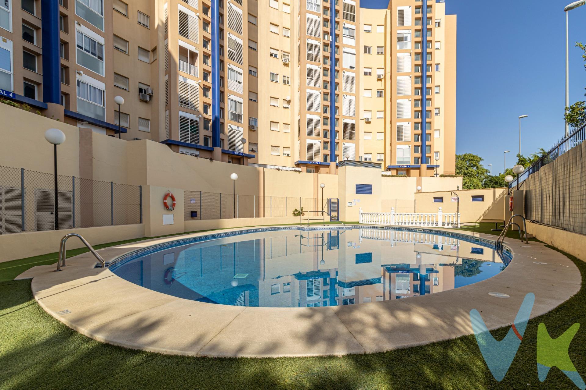 Oportunidad para inversores, piso con inquilino en zona próxima al centro, piso moderno y totalmente amueblado, de dos dormitorios, cuenta con cocina amueblada con electrodomésticos abierta al salón, creando un ambiente amplio y funcional, armario empotrado en la habitación principal y otro más grande en el pasillo, split de aire acondicionado frío/calor, zona comunitaria con dos piscinas, una infantil y otra de adultos para disfrutar del buen tiempo. Excelente ubicación, muy próxima al centro, a pocos metros de la estación de Renfe y autobuses. Actualmente alquilado a inquilino solvente, lo que garantiza rentabilidad inmediata sin necesidad de buscar nuevos arrendatarios. Solicita más información o concertemos una visita!!!. En cumplimiento del Decreto 218/2005 del 11 de Octubre, se informa al cliente que los gastos notariales, registrales, ITP, honorarios de intermediación, gastos financieros y otros gastos inherentes a la compraventa no están incluidos en el precio. 