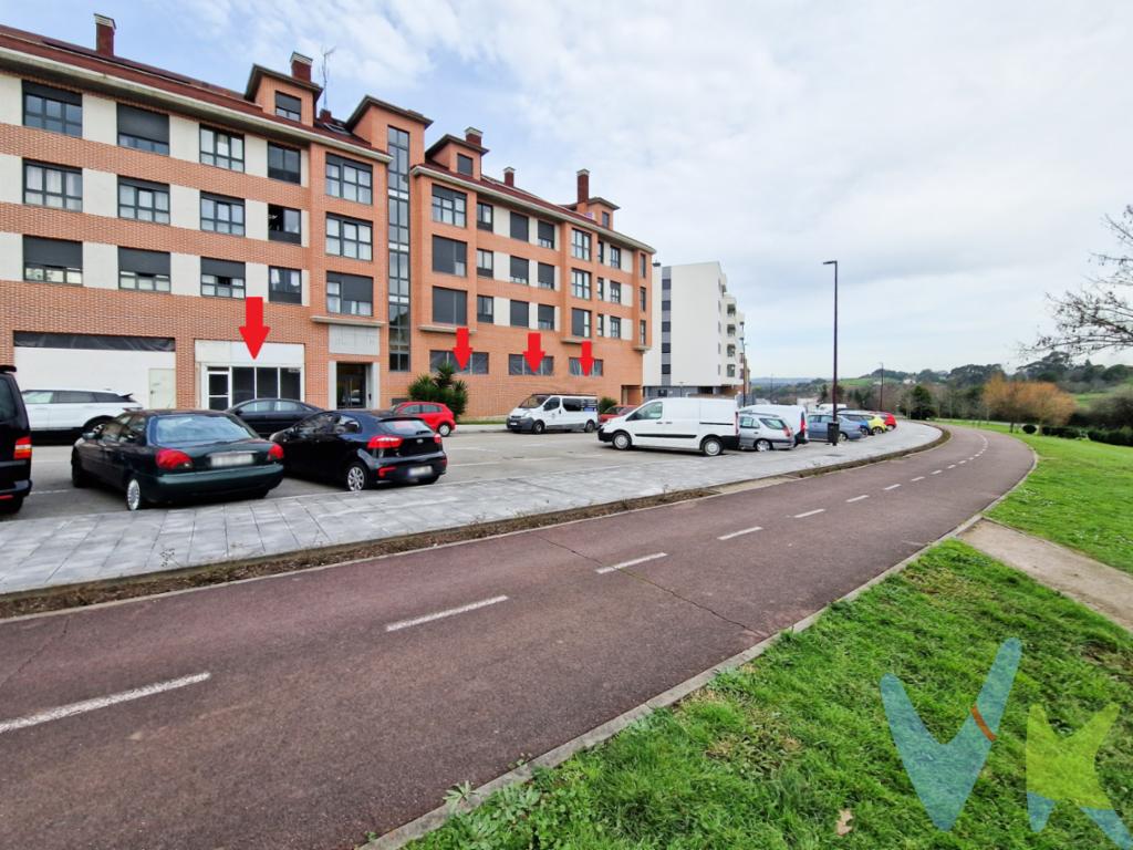 Magnífico local en bruto para instalar a tu gusto con una superficie en planta baja de 335 m2 y otros 62 m2 de altillo.La planta baja tiene una altura de casi 5 metros, por lo que es muy práctico de cara a obras de instalación para cualquier tipo de negocio. La ubicación de este local es otro aspecto que no se puede pasar por alto, ya que se encuentra en una calle de fácil estacionamiento, justo entre la Asociación de Vecinos de Nuevo Roces y las nuevas oficinas de la Real Federación Asturiana de Fútbol. Si buscas un local espacioso y bien ubicado, contacta con nosotros para obtener más información y concertar una visita. No te arrepentirás de conocer este magnífico inmueble en persona y descubrir todas las posibilidades que ofrece para el desarrollo de tu negocio.21 % de IVA no incluido en el precio. Honorarios de intermediación inmobiliaria a cargo del vendedor.La base imponible será el mayor valor entre precio de compraventa, tasación o valor de referencia catastral. Gastos de notaría y registro según aranceles variables según precio, número de copias y complejidad.  El comprador escoge libremente notario. El vendedor asume la plusvalía y el resto de gastos son del comprador. Si se precisa hipoteca: Tasación, condiciones y costes bancarios según entidad elegida por el comprador; así como los gastos de gestoría y cualesquiera otros inherentes a la formalización de la compraventa. De acuerdo con la ley, no se incluyen en el precio otros gastos o tributos que legalmente correspondan al comprador.. El consumidor tiene derecho, conforme a la normativa vigente, a disponer de información y documentación adicional relativa al inmueble y condiciones de la compraventa, accesible en la sede física . La agencia actúa exclusivamente como intermediaria en la operación. Cualquier compraventa y sus condiciones quedan sujetas en todo caso a la aceptación expresa del vendedor del inmueble y a la posterior formalización del correspondiente contrato. El presente anuncio tiene carácter meramente informativo; la información suministrada se corresponde con la disponible a la fecha de publicación, pudiendo variar en función de las circunstancias o actualizaciones legales, contractuales y fiscales.