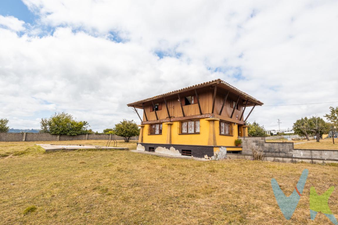 Finca en venta con panera vivienda zona Nuevo Roces Gijón.Excepcional finca no edificable ubicada en la codiciada zona de Nuevo Roces, en Gijón. Esta amplia parcela presenta una magnífica oportunidad para quienes desean invertir en terreno con notables características. Su vasta extensión proporciona un sinfín de posibilidades para quienes deseen aprovechar un espacio al aire libre en un entorno tranquilo y en constante desarrollo.Finca de 6.521,87 m2 Panera vivienda de 94,41m2 distribuidos en dos plantas.3 Habitaciones, cocina-salón y aseo.Necesita reforma.Garaje en sótano de 45,54m2Piscina de 37,63m2Contador de agua y luz en la finca.Registro de saneamiento (alcantarillado)Portón de acceso a la finca.Frutales.Muros de hormigón y cierre de malla metálica.Cerca de transporte público, la propiedad se encuentra estratégicamente situada con un servicio de autobuses. Este cómodo acceso al transporte hace de esta finca una opción ideal para quienes buscan la facilidad de movilidad sin sacrificar la serenidad que ofrece la vida fuera del bullicio urbano.Muy buen acceso, a tan solo 5 minutos de las Autovías de entrada y salida de la ciudad .A tan solo 2 minutos en coche y 15 caminando de Escuela de Fútbol de Mareo.A 10 minutos del Centro de Gijón. A 25 de Oviedo y 27 de Avilés.Un sistema de alcantarillado ya instalado en el terreno representa un valor añadido significativo. Esto no solo facilita posibles proyectos de uso futuro, sino que también asegura la comodidad básica esencial en cualquier tipo de desarrollo o uso del terreno. Este aspecto pragmático incrementa aún más el atractivo de la parcela tanto para inversores como para particulares.Uno de los aspectos más destacados de esta finca es que está completamente cerrada. Esta característica brinda una sensación de seguridad y privacidad, permitiendo disfrutar de la parcela con total tranquilidad. Protegida de accesos no autorizados, la valla perimetral añade un nivel de seguridad ideal para la inversión a largo plazo o para el disfrute personal del espacio exterior.La localización es, sin duda, uno de los principales atractivos. Situada en Nuevo Roces, un área que combina el encanto de la vida en el campo con la cercanía a los recursos urbanos de Gijón, este emplazamiento es perfecto para aquellos que buscan un equilibrio entre la naturaleza y la ciudad. La región ha experimentado un notable crecimiento y desarrollo en los últimos años, lo que convierte a esta finca en una oportunidad inmejorable de inversión con proyección de revalorización futura.Para aquellos que valoran la conexión con el entorno natural, la extensión de la parcela brinda la posibilidad de desarrollar múltiples actividades al aire libre. Ideal para la instalación de huertos, jardines o simplemente para disfrutar de una zona verde propia. Las opciones son tantas como la imaginación lo permita y el espacio es más que suficiente para llevar a cabo cualquier visión que se tenga en mente.Extendiendo una invitación a conocer esta finca en persona, estamos seguros de que sus múltiples ventajas y su potencial ilimitado convencerán incluso a los compradores más exigentes. Aproveche esta oportunidad y descubra un terreno donde las posibilidades no tienen fin. La combinación de ubicación, servicios y seguridad, hacen de esta parcela una inversión sensata y prometedora.En el precio publicitado no están incluidos los gastos de Notaria y Registro. 