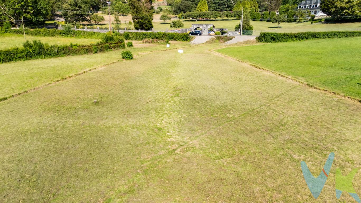 Te presentamos esta magnifica finca edificable junto al Club de Golf de Castiello de Bernueces, totalmente llana, de más de 2.000m2, donde podrás construir la casa de tus sueños. En un paraje idilico, con toda la tranquilidad y privacidad que siempre soñaste tener, y a menos de 10 minutos en coche de la zona urbana de Gijon. Con unos accesos excepcionales, luz agua y saneamiento a pie de finca, y con el club de golf colindando con ellas, hacen de esta propiedad la eleccion ideal para ejecutar tu proyecto de vida. No lo dudes más y ven a verlas, allí in situ te darás cuenta de que la felicidad la tienes muy cerca. En el precio final no están incluidos el Impuesto de Transmisiones Patrimoniales, ni los Gastos de Notaría y registro