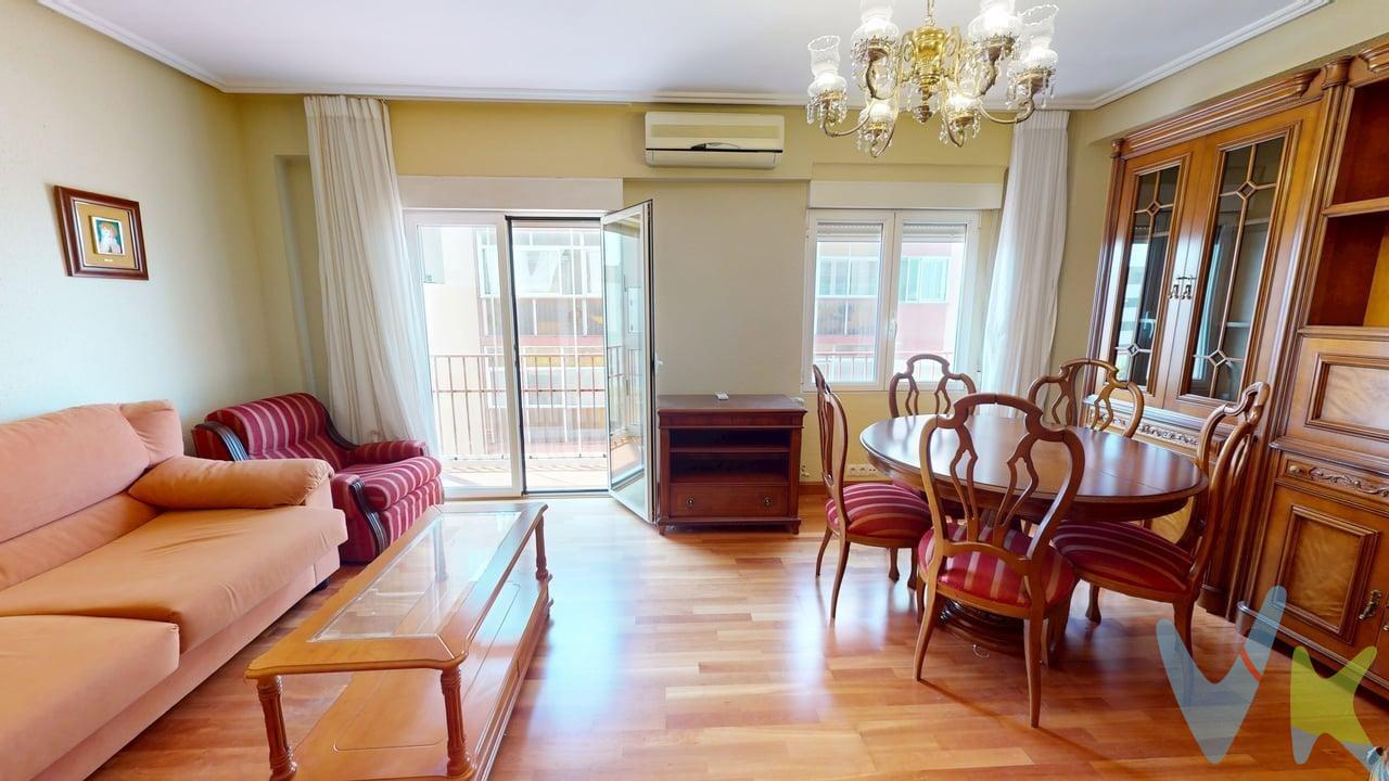 CALLE EJEA DE LOS CABALLEROS . ¡Descubre tu nuevo hogar en este encantador piso de 68 m² útiles, ideal para quienes buscan comodidad y luminosidad! Situado en una quinta planta, este inmueble exterior cuenta con dos acogedores dormitorios que ofrecen el espacio perfecto para descansar. El amplio salón, bañado en luz natural, se complementa con una terraza cerrada con Lumon, ideal para disfrutar de momentos de relax en cualquier época del año. La cocina, totalmente equipada y con acceso a otra terraza, es perfecta para los amantes de la gastronomía. Además, el baño está en excelentes condiciones y el piso se vende amueblado, listo para entrar a vivir. La carpintería exterior doble Climalit garantiza un aislamiento óptimo y el aire acondicionado en el salón y el dormitorio principal asegura un ambiente fresco en verano. Ubicado en una zona con todos los servicios a tu alcance, este piso es una opción perfecta como primera vivienda. La calefacción y el agua caliente sanitaria son individuales a gas ciudad, lo que proporciona un confort adicional. No te pierdas la oportunidad de visitar este inmueble a través de nuestra visita virtual 360º. ¡Tu nuevo hogar te espera!. El precio indicado no incluye impuestos, gastos de notaría, registro y honorarios de intermediación.