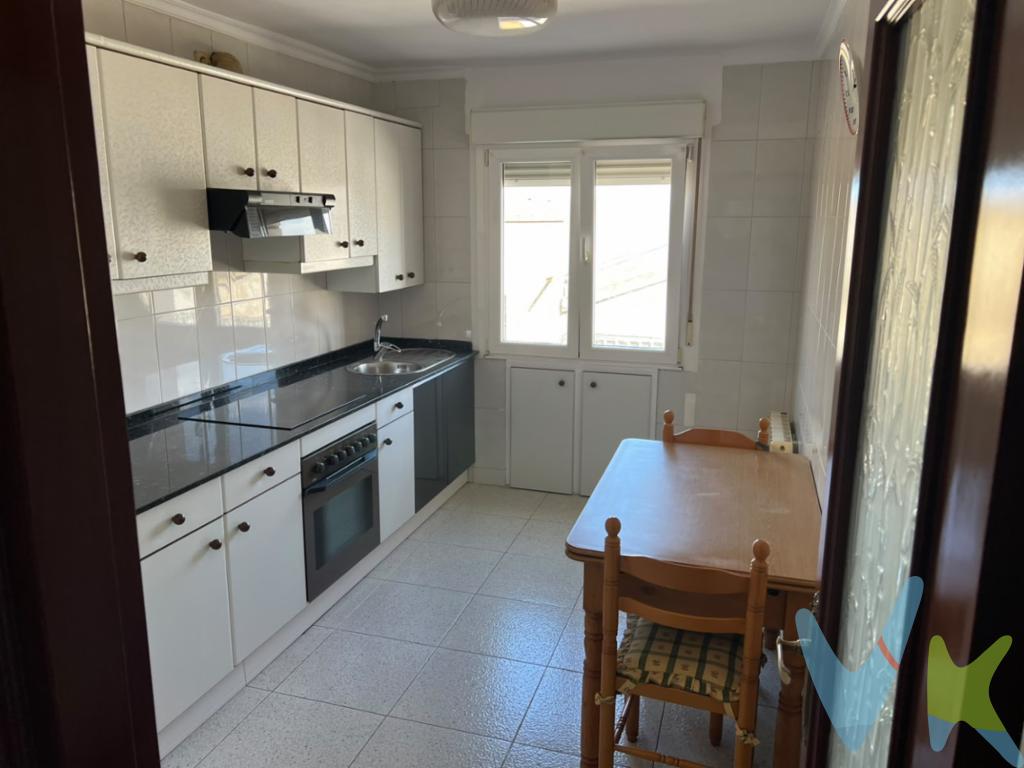 Piso en 2ª planta sin ascensor en zona tranquila , a un paso de todos los servicios del barrio y con excelente comunicación hacia las principales salidas de Gijón. Dispone de distribución funcional con dormitorios amplios, salón confortable, baño completo con ventana  y cocina equipada. Calefacción eléctrica y ventanas de doble cristal.Tranquilidad y descanso: Ubicado en un tramo residencial apacible, perfecto para desconectar del bullicio urbano y descansar con total calma.Aparcamiento sin complicaciones, una zona notablemente cómoda para estacionar.Muy cerca de centro de salud, colegios, y bien comunicada por autobús y tren.El precio de venta no incluye impuestos ni gastos de notaría y registro.