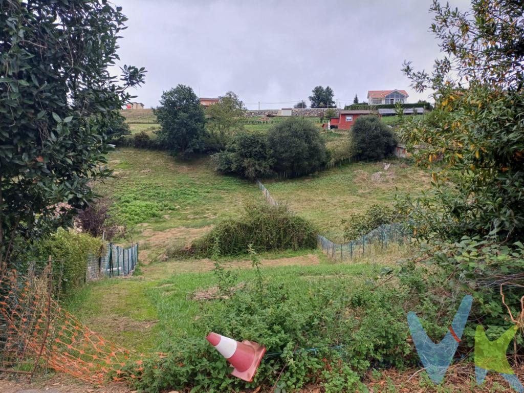 ¡Magnífica oportunidad para inversores y amantes de la naturaleza! Presentamos en exclusiva una excepcional finca edificable en la localidad de Llanera. Este terreno es una verdadera joya para quienes buscan una inversión segura o el lugar ideal para construir un hogar a medida. Con su ubicación privilegiada y encantadora, esta finca se destaca como una opción irrepetible en el mercado actual.En Llanera, un área conocida por su tranquilidad y belleza paisajística, se encuentra esta vasta parcela lista para ser desarrollada. La finca cuenta con una superficie generosa que brinda infinitas posibilidades para proyectos arquitectónicos. Su amplitud permite pensar en la construcción de una o varias viviendas, perfectamente integradas con los entornos naturales circundantes, lo que hace de esta finca un refugio ideal para escapar del bullicio de la ciudad.Ubicado en las inmediaciones de la autovía ASII, este terreno goza de una excelente conectividad gracias, además, a su proximidad a paradas de autobús, facilitando la comodidad de desplazamientos frecuentes y rápidos a áreas urbanas cercanas. Aquellos que deseen mantenerse bien comunicados con las ciudades adyacentes encontrarán en este activo un valor incalculable.La finca está completamente dotada de alcantarillado, lo que representa una ventaja significativa para los desarrollos futuros, ahorrando costos adicionales y complicaciones con instalaciones. Este servicio equipado asegura un proceso de construcción más ágil y menos engorroso, proporcionando tranquilidad a quienes desean embarcarse en un nuevo proyecto inmobiliario.Suela fértil y topografía ideal caracterizan esta propiedad, haciéndola perfecta para personalizar jardines, huertos o incluso mantener un ambiente natural prístino que complemente la futura edificación. El entorno que rodea la finca ofrece un aura de serenidad, con vistas pintorescas que prometen convertirse en parte integrante del bienestar diario de sus futuros ocupantes.La venta de esta finca representa una inmejorable opción tanto para promotores inmobiliarios como para particulares que desean apostar por una inversión a largo plazo. Su carácter edificable presenta un lienzo en blanco donde sus sueños pueden materializarse con plena flexibilidad y garantías de éxito.No se pierda la ocasión de visitar esta espectacular finca en Llanera y contemplar de primera mano las oportunidades que aguardan en esta inversión única. Con nuestra experiencia en el sector, estamos a su disposición para orientarle y acompañarle durante toda la fase de compra, asegurando que cada detalle del proceso se lleve a cabo sin inconvenientes.Un mundo de posibilidades para vivir rodeado de naturaleza o iniciar un nuevo proyecto le espera en Llanera. No dude en ponerse en contacto con nosotros para concretar una visita y descubrir todo lo que esta finca extraordinaria tiene para ofrecer. Llámenos hoy mismo para tomar el primer paso hacia una inversión promisoria o la creación de la residencia de sus sueños. Esta es su oportunidad, ¡aproveche la ocasión y venga a conocer su próximo destino pleno de potencial!En el precio no están incluidos los gastos de Notaría y Registro. 