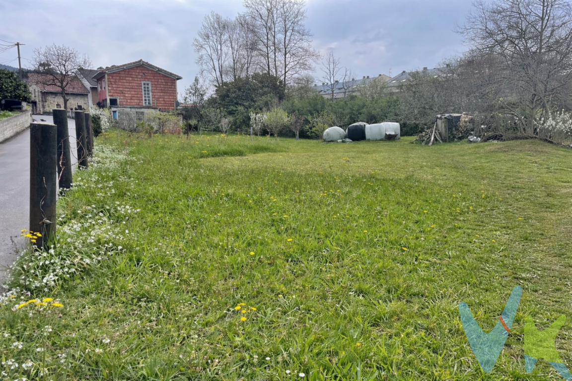 Se vende magnífica finca urbana de aproximadamente 700 m² en Renedo de Piélagos.La parcela es completamente llana y cuenta con todos los servicios a pie de finca.Ubicada en una zona tranquila pero perfectamente comunicada, se encuentra a un paso del núcleo urbano de Renedo de Piélagos, donde podrás disfrutar de todos los servicios necesarios en tu día a día: comercios, centros educativos, farmacias, ambulatorio, transporte...No dejes pasar esta oportunidad y ven a visitarla.Al comprador se le cobraran 1.000EUR más IVA de gastos de gestión inmobiliaria.Gastos e Impuestos no incluidos en el precio. Compra sujeta a ITP. El comprador se hará cargo de los costes de la escritura e inscripción en el Registro de la Propiedad.