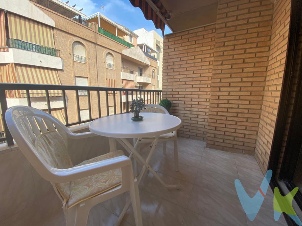 ¡Oportunidad única! Piso MUY CERCA DE LA PLAYA en Puerto de Sagunto  ¿BUSCAS TU APARTAMENTO EN LA PLAYA?Te presentamos este encantador piso situado en la tercera planta (con ascensor) de un edificio a tan solo 200 metros de la magnífica playa de Puerto de Sagunto.  Características del piso:  Vistas laterales al mar y ampla terraza con toldo y capacdad para mesa y 6  sillas: Además, el espacio está muy aprovechado, la zona de estar es amplia, fresca y donde llega la brisa del mar.Tendrás espacio de sobra para tí y tu familia o visita de amigos o familiares. Tiene 2 dormitorios dobles, y un baño y un aseo.  Orientación perfecta para no pasar calor: Este piso tiene orientación norte, por lo que no pasarás calor en verano. ¡Olvídate del aire acondicionado!. Y además, tiene doble ventana, para un buen aislamiento.  Ubicación inmejorable: A POCOS METROS de la playa, ideal para disfrutar del mar y el sol en cualquier momento.Imagina despertarte cada mañana con la brisa marina y  desayunar EN ESTA MAGNÍFICA TERRAZA.....   Este también es el lugar perfecto para aquellos que buscan una excelente inversión en una de las zonas más deseadas de Puerto de Sagunto.No dejes pasar esta oportunidad de hacer realidad tus sueños en un entorno costero inigualable.  Te invitamos a venir a verlo cuanto antes, ¡LLÁMANOS Y QUEDAMOS ANTES DE QUE SE TE ADELANTEN!    * En INMOBILIARIA GRUPO YP estamos registrados como Agentes de Intermediación Inmobiliaria de la Comunitat Valenciana con Número de registro RAICV 3463, y cumplimos con todos los requisitos que debe tener un profesional del sector inmobiliario.  *Por mandato expreso del propietario, comercializamos este inmueble en exclusiva, lo que le garantiza el acceso a toda la información, a un servicio de calidad, un trato fácil, sencillo y sin interferencias de terceros. Si usted es agente inmobiliario y tiene un cliente para este inmueble, llámenos estaremos encantados de colaborar.?  El precio indicado no incluye gastos ni otros conceptos. A tal efecto, se informa que al referido precio habrá que añadirle los gastos propios de la transmisión inmobiliaria, entre los que cabe enumerar los siguientes: honorarios notariales, impuesto al que se encuentre sujeta la transmisión (Impuesto sobre el Valor Añadido o Impuesto sobre Transmisiones Patrimoniales y Actos Jurídicos Documentados, según el caso), gastos de inscripción en el Registro de la Propiedad y honorarios de intermediación de la agencia inmobiliaria (3%+iva con un mínimo de 3.000 euros + iva).  Este anuncio es meramente informativo, en ningún caso los textos, fotos, imágenes o cualquier otro contenido del presente anuncio tienen carácter contractual.