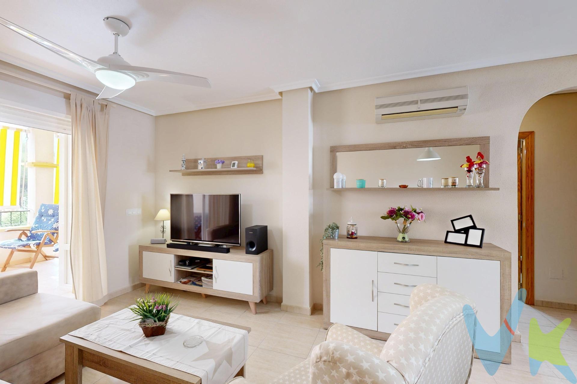 DESCUBRE este precioso apartamento en RIVERA BEACH FASE 1, ideal para quienes buscan una primera residencia o un refugio vacacional en cualquier estación del año. Listo para entrar a vivir, ofrece la comodidad de muebles de alta calidad y una cocina completamente equipada con electrodomésticos modernos  y prácticos. Dos amplios dormitorios con armarios empotrados y un cuarto de baño completo con una moderna y cómoda placa de ducha. La vivienda cuenta además con dos aparatos de aire acondicionado con bomba de calor y ventiladores de techo, que garantizan el máximo confort durante todo el año. Disfruta del sol desde su amplia terraza-balcón de más de 15m2, perfecta para compartir momentos inolvidables en familia o simplemente relajarte leyendo un libro o escuchando tu música preferida, dicha terraza tiene también toldos para evitar el paso del sol y acondicionar la estancia. La urbanización privada incluye acceso a una gran piscina comunitaria rodeada por zonas ideales para tomar el sol. Además cuenta con PLAZA DE PARKING amplía que te permitirá despreocuparte por donde estacionar tu vehículo; accede cómodamente al apartamento mediante ascensor desde este área en la que  también tendrás un amplio TRASTERO disponible donde podrás guardar tus sillas playa u otros artículos necesarios. Para finalizar, queremos ofrecerte una experiencia inmobiliaria basada en calidad, cercanía y profesionalidad. Al contactar con nosotros, actuaremos como intermediarios, evitando molestias a la propiedad y acompañándote en todo el proceso, facilitándote la información y documentación necesarias para una compra cómoda y sin complicaciones. A continuación, te informamos de los gastos de compra no incluidos en el precio, para garantizar un proceso claro y tranquilo:. PVP: 159.000 €. No incluye gastos, impuestos y demás gastos que legalmente correspondan al comprador: ITP del 7,75% con carácter general; existen excepciones según normativa aplicable (1). Base imponible el mayor valor entre el precio de venta o el valor referencia catastral. Gastos Notaría y Registro: 1.845€ aprox. según complejidad y aranceles vigentes (2). Financiación: gastos de hipoteca, tasación y gastos bancarios a cargo del comprador, según su necesidad y elección. Servicio doble de intermediación: Honorarios inmobiliaria a cargo del comprador: 3% precio final, más IVA (21%), salvo acuerdo contrario tras negociación, no incluidos en PVP. Operación y condiciones de compraventa sujeta a aceptación expresa del vendedor. Para acceder a información y documentación legalmente exigible por el consumidor: gesprocasa.es/consumidor. (1) Para una información exhaustiva sobre el funcionamiento, tipos impositivos y bonificaciones del ITP en la Región de Murcia, puedes consultar el portal oficial de la Agencia Tributaria Autonómica en el siguiente enlace: agenciatributaria.carm.es/ITPAJD. (2) Tarifas notariales y registrales reguladas en Anexo I Del Real Decreto 1426/1989 y, Anexo I Del Real Decreto 1427/1989, respectivamente.