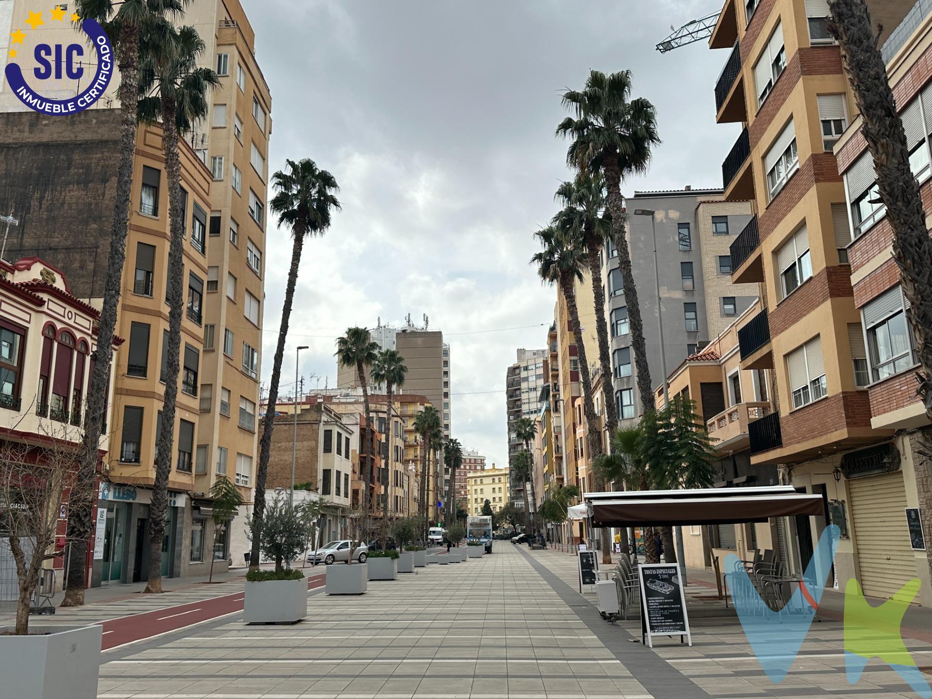 Local comercial de 135m2. Diáfano para distribuirlo interiormente como mas desees y poder instalar tu propio negocio. También cabe la posibilidad de promover un edificio para la construcción de 5 viviendas de 2 y 1 habitaciones con sus respectivos trasteros. Incluso puedes construir tu propia vivienda. En la parte superior hay terraza. !!!VEN A INFORMATE !!!!. Este inmueble es en exclusiva, con lo que le facilitamos cualquier información sobre la vivienda. Por este motivo, solicitamos no molesten al propietario, ocupantes de la propiedad, vecinos o conserje de la comunidad. En todos los casos los precios expuestos son más impuestos y gastos derivados de la transmisión del inmueble. . Este inmueble es en exclusiva, con lo que le facilitamos cualquier información sobre la vivienda. Por este motivo, solicitamos no molesten al propietario, ocupantes de la propiedad o vecinos. El precio indicado puede sufrir variaciones. En todos los casos los precios expuestos son más impuestos y gastos derivados de la transmisión del inmueble. 