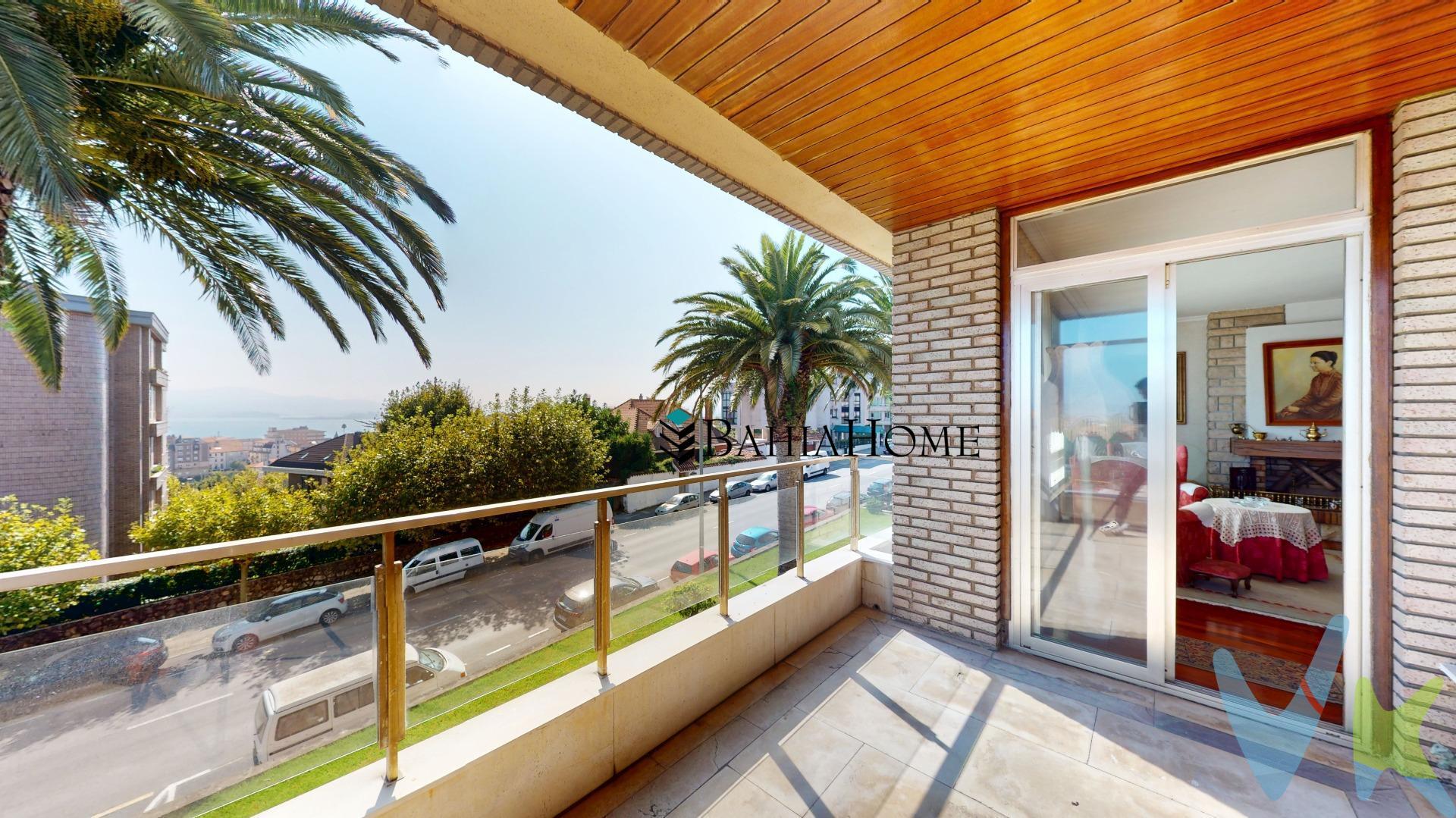 🌟 Exclusivo piso con vistas panorámicas en Santander. A solo 5 min de las playas del Sardinero, Paseo Pereda y Centro Botín. Un hogar donde comodidad, luz y ubicación perfecta se unen. 🌅 Vistas que enamoran. Desde la terraza comunitaria, disfruta de:. Panorámica espectacular de la ciudad y la bahía. Atardeceres inolvidables. Momentos únicos con familia y amigos. 🏡 Espacio y comodidad:. 🛏️ 5 dormitorios amplios y luminosos. 🛋️ Salón-comedor con salida a terraza. 🍽️ Cocina independiente totalmente equipada. 🛁 3 baños completos. 🌤️ Terraza para disfrutar del aire libre. ✨ Extras que marcan la diferencia:. 🔑 2 plazas de garaje + trastero. 🏢 2 ascensores y accesibilidad total. 🌳 Zona tranquila con áreas verdes, colegios y comercios. 📍 Ubicación estratégica:. ✔ A 5 min del centro de Santander. ✔ Acceso directo a la autovía S-20. ✔ Parada de autobús junto al edificio. 🌟 Oportunidad única. Moderno, luminoso y con vistas impresionantes. Ideal para quienes buscan espacio, confort y ubicación privilegiada. 📞 Contáctanos y descubre tu futuro hogar en Santander