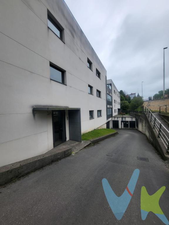 En Peñacastillo, ponemos a la venta este piso de tres habitaciones, salón comedor, cocina, 2 baños, plaza de garaje, cuarto trastero y gran terraza. El piso está en muy buen estado, para entrar a vivir. Situado en Peñacastillo, junto parada de autobus, orientación Sur con vistas despejadas, cerca de todos los servicios, Gran ocasión!!! llámenos!!