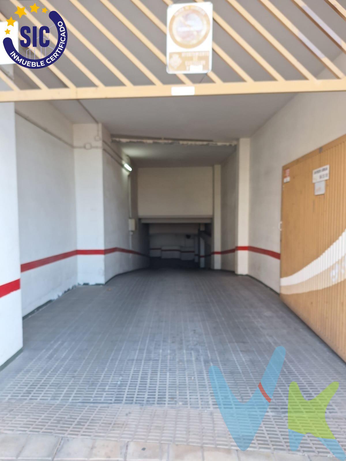 Se vende plaza de garaje para coche grande en zona de la Cruz Roja, Fernando el Católico, Plaza Cometa Halley... !!!!VEN A PROBARLA!!!!. Este inmueble es en exclusiva, con lo que le facilitamos cualquier información sobre la vivienda. Por este motivo, solicitamos no molesten al propietario, ocupantes de la propiedad, vecinos o conserje de la comunidad. En todos los casos los precios expuestos son más impuestos y gastos derivados de la transmisión del inmueble. 