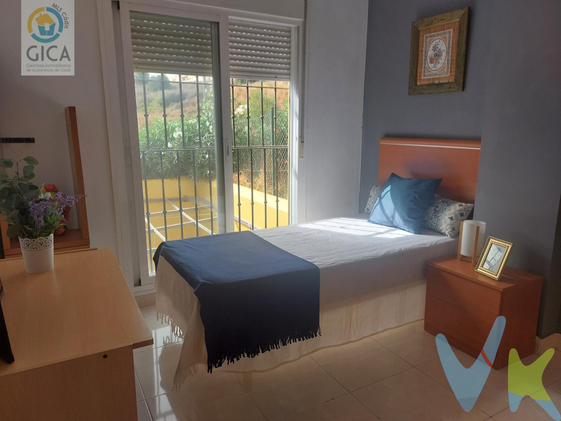 !Bienvenidos a su nuevo hogar de ensueño! Este espectacular piso en la cotizada zona de San Bernabé es el lugar perfecto para aquellos que buscan un estilo de vida con lujo absoluto. Con sus impresionantes 60 m² bien distribuidos, este espacio no solo se ve genial sino que también ¡se siente como una verdadera joya! La habitación doble es tan amplia que podría competir con algunas suites hoteleras; mientras tanto, la segunda habitación sencilla está lista para adaptarse a cualquier capricho. El baño tiene ese toque moderno digno de Instagram y la cocina equipada hará las delicias hasta del chef más exigente. Imagina disfrutar tu café matutino desde el balcón privado: vistas ajardinadas + sol radiante = felicidad absoluta. Además, olvídate del frío invernal gracias al suelo porcelámico y los ventanales Climalit; aquí siempre habrá calorcito acogedor sin sacrificar estilo ni confort. --------------------------------------------------. Informamos a nuestros clientes que los gastos de notaría, registro, gestoría, impuestos y los honorarios de la agencia  NO están incluidos en el precio. A su vez, disponemos del documento informativo abreviado de la propiedad (según decreto 218/2005, del 11 de octubre) y de seguro de caución, para la protección del dinero entregado como señal para la reserva de una vivienda. Por mandato expreso del propietario, comercializamos este inmueble en exclusiva, lo que le garantiza el acceso a toda la información, a un servicio de calidad, un trato fácil, sencillo y sin interferencias de terceros. Por este motivo, se ruega no molestar al propietario, a los ocupantes de la propiedad o a los vecinos. Muchas gracias por su comprensión.