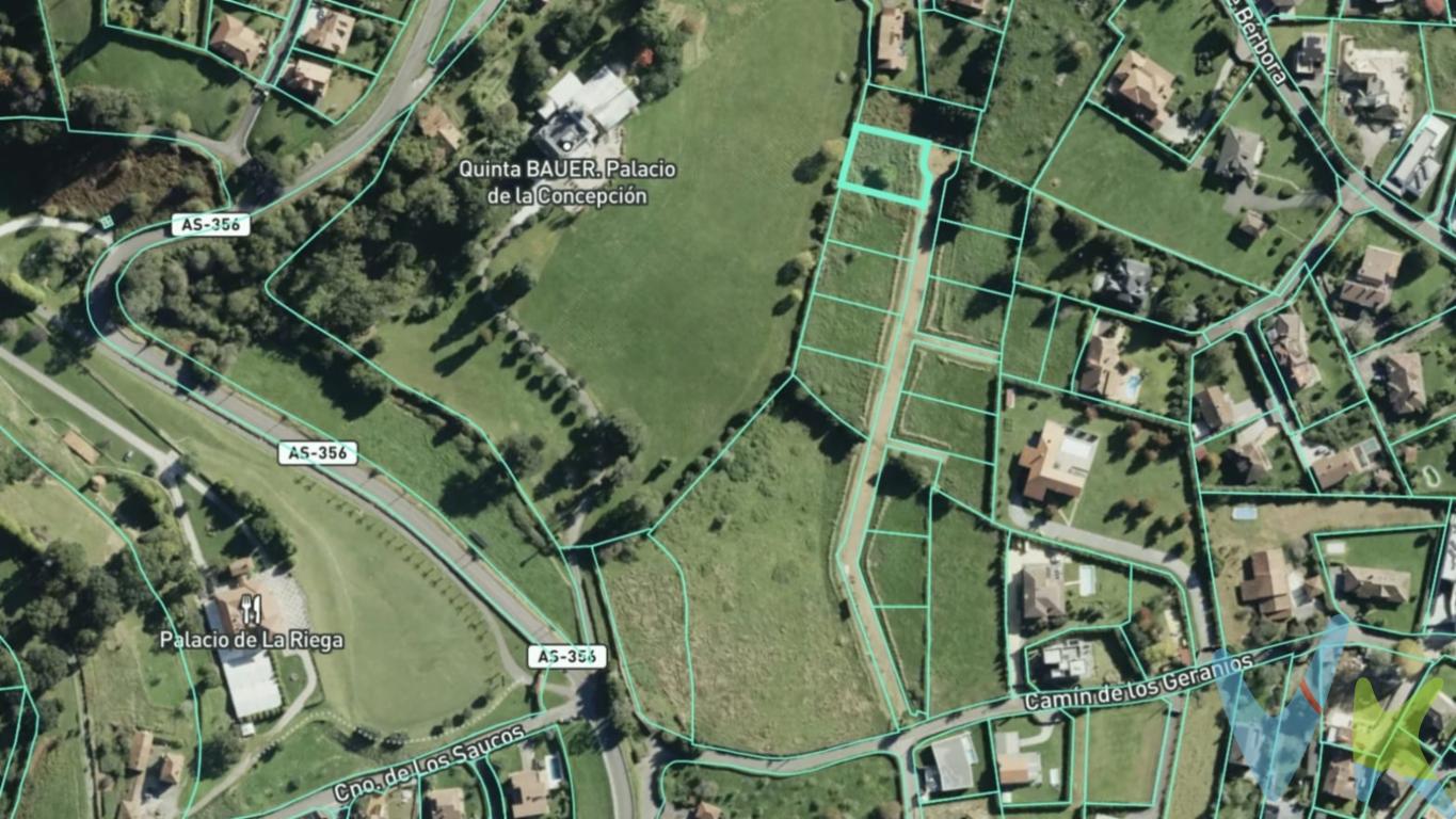 Si te planteas construir tu casa en una de las zonas residenciales más exclusivas de la ciudad, esta puede ser tu oportunidad. Finca edificable dentro de una urbanización privada situada entre dos de los palacios más señoriales de la ciudad: El Palacio Figaredo (La Riega) y El Palacio de la Concepción en Somió. Tiene la característica que dentro del precio está incluído el proyecto de arquitectura con uno de los estudios de Gijón más importantes, y  por otra parte también está solicitada la licencia de obras, para el modelo de casa diseñado y optimizado para esta parcela. Adjuntamos propuestas de diseño. En el caso que alguien quiera también el proyecto llave en mano, se presupuestaria un coste de ejecución material en el entorno de 400.000 euros más IVA. EL plazo de ejecución sería muy rápido ya que el sistema previsto de obra es construcción industrializada, lo que permite reducir los plazos de obra, de forma drástica frente a la construcción tradicional. En ese caso quien compre la finca sería autopromotor. Si quieres consultar cualquier detalle al respecto estaremos encantados de atenderte.