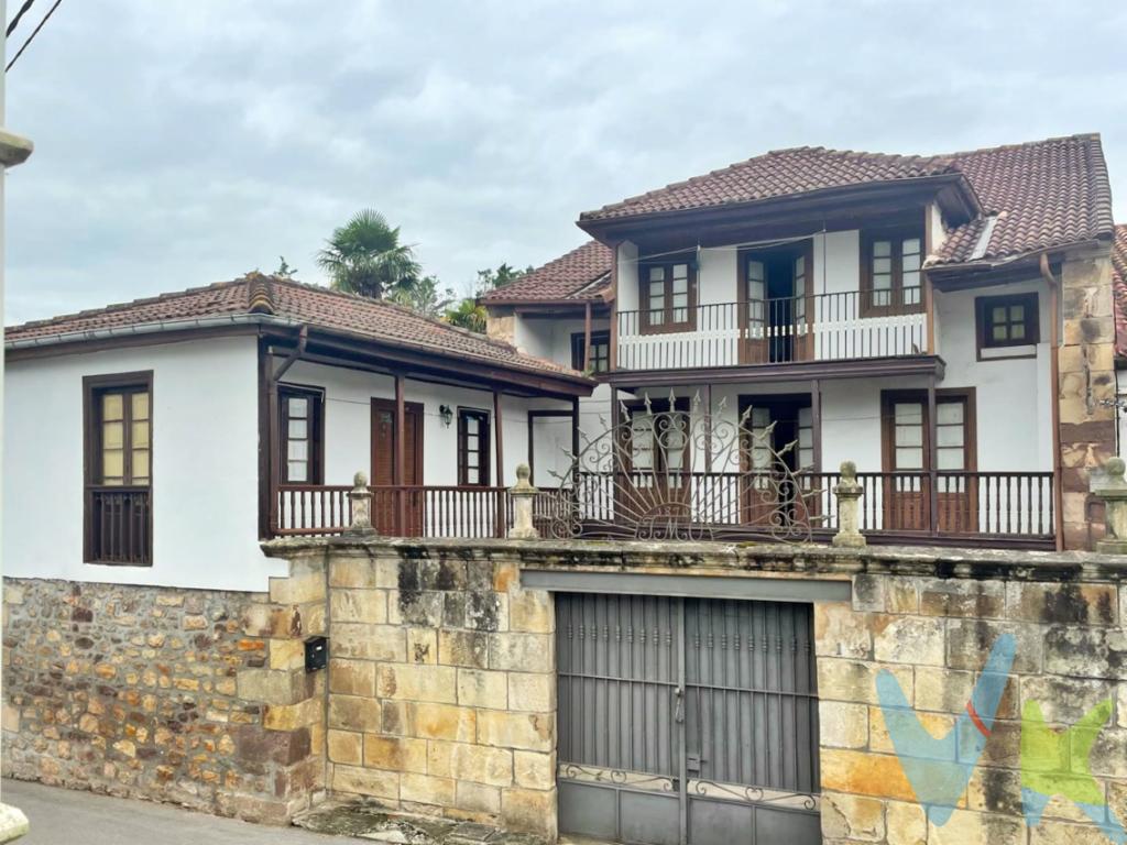IMPRESIONANTE CASONA A LA VENTA EN QUIJANO DE PIELAGOSEsta singular propiedad se encuentra enclavada en una zona preciosa en el municipio de Piélagos. A dos minutos de la capital de la comarca, Renedo, donde encontramos todo tipo de servicios, tales como supermercados, centros médicos, farmacias, polideportivo, colegios e institutos, así como estación de cercanías Torrelavega-Santander.La casona es una verdadera joya arquitectónica con más de cien años de historia que espera ser restaurada, ubicada en TERRENO URBANO DE 2000 m2 con un sinfín de posibilidades.Si eres emprendedor, esta es la oportunidad que estabas esperando ya que esta maravillosa casa es ideal para convertirla en un hotelito rural o complejo residencial ya que el entorno es inigualable.Esta magnífica propiedad consta de dos entradas, una al jardín  y la otra por la fachada principal desde donde accedemos a un hermoso patio con capacidad para aparcar varios vehículos. La propiedad está cercada por un muro de piedra que le aporta intimidad.La vivienda se divide en tres plantas más el desván. Posee más de 15 habitaciones y 3 cuartos de baño, así como, cocina, salón, balconada en la fachada principal y una maravillosa galería con vistas al jardín.En la parte baja se encuentra un anexo que actualmente es una vivienda reformada, con cuatro habitaciones , salón , dos baños y cocina. Esta vivienda se comunica con la casona y tiene salida privada al jardínEn definitiva, es una propiedad inigualable que está esperando resurgir y que una vez restaurada alcanzaría un valor incalculableSolicita una visita y estaremos encantados de acompañarte a descubrir todos sus encantos.