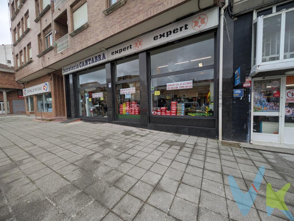 Local comercial En pleno centro de Colindres, presentamos este espectacular local, listo para comenzar actividad desde el primer día.Se trata de un inmueble de gran formato, ideal para negocios que necesiten amplitud, visibilidad y logística.Características principales:La fachada acristalada aporta una exposición excepcional en una de las zonas más comerciales del municipio, perfecta para captar tráfico peatonal y rodado.Su configuración actual permite múltiples posibilidades:? Gran comercio ? Supermercado o tienda especializada ? Franquicia ? Gimnasio o centro deportivo ? Clínica o centro sanitario ? Oficinas corporativas ? Centro de formación ? Exposición o showroomHoy en día funciona como ferretería a pleno rendimiento por lo que es una oportunidad real de negocio: No es empezar de cero. Es tomar el relevo de una actividad consolidada en el municipio.La existencia de acceso independiente para almacén facilita la carga y descarga sin interferir con la zona comercial, algo fundamental en negocios de volumen.Ubicación estratégicaSituado en una zona consolidada, rodeado de otros comercios y servicios, en el núcleo urbano de Colindres, con tránsito continuo y excelente conexión.Muy luminosoZona de almacenamiento funcionalBañoEntrada independiente para almacénInstalaciones ya realizadasAmplios escaparates con gran visibilidadDistribuido en dos alturas428m² construidosHonorarios a cargo del comprador 1%. IMPUESTOS Y GASTOS NO INCLUIDOS