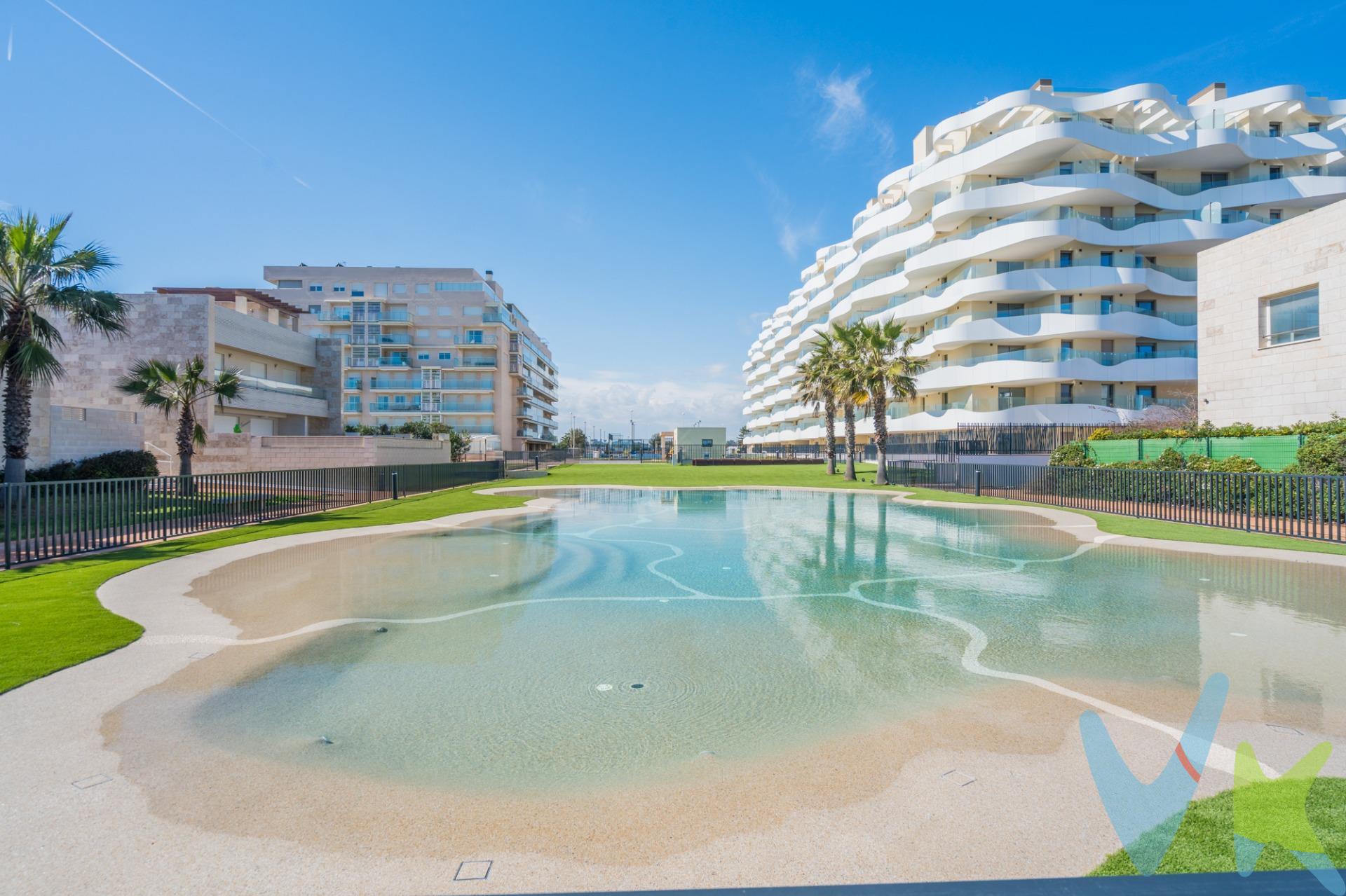 EL MAR COMO HORIZONTE, EL LUJO COMO ESTÁNDAR. ✨ RESIDENCIAL DUNE: TU NUEVO REFUGIO EN PRIMERA LÍNEA. Hay lugares que no se explican, se sienten. En la mejor ubicación de la Playa de El Puig, a tan solo 15 minutos de Valencia, se alza Dune Mediterranean: un icono de arquitectura vanguardista donde el azul del Mediterráneo se convierte en el cuadro principal de tu salón. - UNA VIVIENDA DISEÑADA PARA LOS SENTIDOS. Ubicada en una cuarta planta, esta propiedad de obra nueva (entrega febrero 2026) es un tributo a la luz y al espacio:. •	Vistas Infinitas: Una espectacular terraza privada concebida como una extensión del salón, perfecta para cenas bajo las estrellas o amaneceres frente al mar. •	Diseño Inteligente: 95 m² donde la zona de día (cocina, comedor y salón) fluye hacia el exterior, mientras que sus 3 dormitorios dobles buscan la calma y el descanso. •	Detalles que Enamoran: 2 baños de diseño, cocina de alta gama con inducción invisible y acabados premium en cada rincón. •	Comodidad Absoluta: Incluye plaza de garaje y trastero privado. CALIDADES PREMIUM Y ALTA TECNOLOGÍA. Un hogar donde la sostenibilidad y el confort van de la mano:. •	Cocina de diseño: Con inducción invisible integrada en la encimera, horno y campana extractora. •	Climatización avanzada: Sistema de aerotermia frío/calor por conductos y ventilación de bajo consumo. •	Máximo aislamiento: Carpintería de aluminio de alta gama con doble acristalamiento y persianas eléctricas. •	Seguridad: Puerta de acceso acorazada y videoportero. - UBICACIÓN ESTRATÉGICA. Dune se sitúa en una población histórica de gran valor paisajístico, combinando la tranquilidad de la playa con la cercanía a la ciudad:. •	Valencia Centro: 19 km (15-20 min). •	Aeropuerto: Conexión rápida por la AP-7/A-7. - UN OASIS DE BIENESTAR (CLUB PRIVADO). Vivir en Dune no es solo tener una casa, es pertenecer a un entorno de desconexión total:. •	 Piscina tipo "Playa": Un espejo de agua cristalina que se funde con el entorno. •	 Vida Activa: Pista de pádel, gimnasio de última generación y áreas de fitness. •	 Equilibrio: Espacios de Coworking y Social Club para trabajar o celebrar sin salir de tu paraíso. •	 Para los más pequeños: Kids Garden y zonas verdes con paisajismo mediterráneo. - EXCLUSIVIDAD Y SOSTENIBILIDAD. Siente el confort de la Aerotermia de bajo consumo, la seguridad de una puerta acorazada y la elegancia de una arquitectura que respeta y ensalza el paisaje costero. ¿Estás listo para que el sonido de las olas sea tu banda sonora diaria? No lo dudes este va a ser tu nuevo hogar !!!!!!. -----------------------------------------------------------------------------------------------------------------------------. Por mandato expreso del propietario, comercializamos este inmueble en exclusiva, lo que le garantiza el acceso a toda la información. Por este motivo, se ruega no molestar al propietario, a los ocupantes de la propiedad o a los vecinos. Muchas gracias por su comprensión. Si usted es agente inmobiliario y tiene un cliente para este inmueble, llámenos: estaremos encantados de colaborar. 