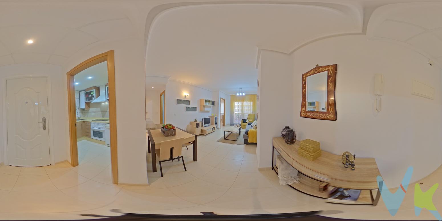  Descubra un encantador apartamento en venta en la codiciada zona de Marina d´Or, Oropesa del Mar-Orpesa. Este inmueble es una excelente oportunidad para aquellos que buscan una segunda residencia o una inversión con alta rentabilidad asegurada. Inmerso en un ambiente tranquilo y rodeado de numerosas comodidades, este apartamento está listo para ser su nuevo hogar o para acoger a futuros inquilinos.La propiedad, situada en la segunda planta de un edificio construido en 2005, ofrece un estilo moderno y acogedor. Con 57 metros cuadrados útiles y un total de 71 metros cuadrados construidos, este apartamento bien distribuido cuenta con dos habitaciones que proporcionan un espacio íntimo y confortable, además de contar con dos baños, uno de ellos en suite. Cada habitación ha sido específicamente diseñada para ofrecer máxima comodidad, haciendo de ellas un espacio perfecto para el descanso.Uno de los principales atractivos de esta propiedad es la generosa terraza de 14 metros cuadrados con vistas al mar, donde podrá disfrutar de momentos únicos y relax observando el horizonte Mediterráneo. La terraza es el lugar perfecto para disfrutar de una cena al aire libre durante las cálidas noches de verano o tomar el sol en una tranquila mañana.El apartamento está amueblado y cuenta con electrodomésticos, por lo que podrá instalarse desde el primer día sin preocuparse por nada más que disfrutar de su nuevo hogar. Esto incluye una cocina totalmente equipada, ideal para inspirar a los amantes de la gastronomía.Dentro del edificio, construido con materiales de calidad y cuidado detalle, cuenta con dos ascensores que facilitan el acceso a la planta de manera cómoda y segura. Adicionalmente, la propiedad incluye una plaza de garaje, asegurando un lugar cómodo y seguro para su vehículo.Para complementar sus características, el inmueble ofrece acceso a una espectacular piscina comunitaria. Un lujo añadido que asegura divertidos momentos veraniegos y una opción refrescante para los calurosos días del Mediterráneo.La ubicación de este apartamento es otro de sus puntos fuertes. Bien comunicado mediante servicios de tren y autobús cercanos, este inmueble está perfectamente conectado con las principales vías de transporte, facilitando el acceso tanto para quienes desean moverse sin vehículo propio como para aquellos que buscan desplazarse de manera autónoma.La zona de Marina d´Or es reconocida por sus hermosos entornos, servicios de calidad y una amplia oferta de ocio para toda la familia. Su cercanía al mar convierte a este piso en un refugio ideal para los amantes del agua y la naturaleza, ofreciendo una calidad de vida inigualable.Propiedades con estas características y localización no se encuentran todos los días. No pierda la oportunidad de invertir en una vivienda que ofrece confort, accesibilidad, y un estilo de vida relajado y cerca del mar. Esta es su oportunidad de asegurar una inversión en un entorno en crecimiento constante y bien valorado. Agende una visita hoy mismo y déjese sorprender por todo lo que este piso tiene para ofrecerle. --------------------------------------Agencia inmobiliaria en Oropesa del mar si quieres comprar o vender casas pisos o locales en la comunidad Valenciana con oficina en Oropesa del Mar, Castellón. Para mayor seguridad en la compraventa, todas nuestras viviendas poseen FICHA DE CERTIFICACIÓN DE INMUEBLES registrada por la Asociación de Inmobiliarias de la Comunidad Valenciana ASICVAL. Antes de comprar o de entregar las arras, pida el Certificado de la vivienda para estar seguro y tranquilo sobre la situación legal, urbanística y de cargas de la misma. Los impuestos, gastos de notaría y registro no están incluidos en el precio de venta. 