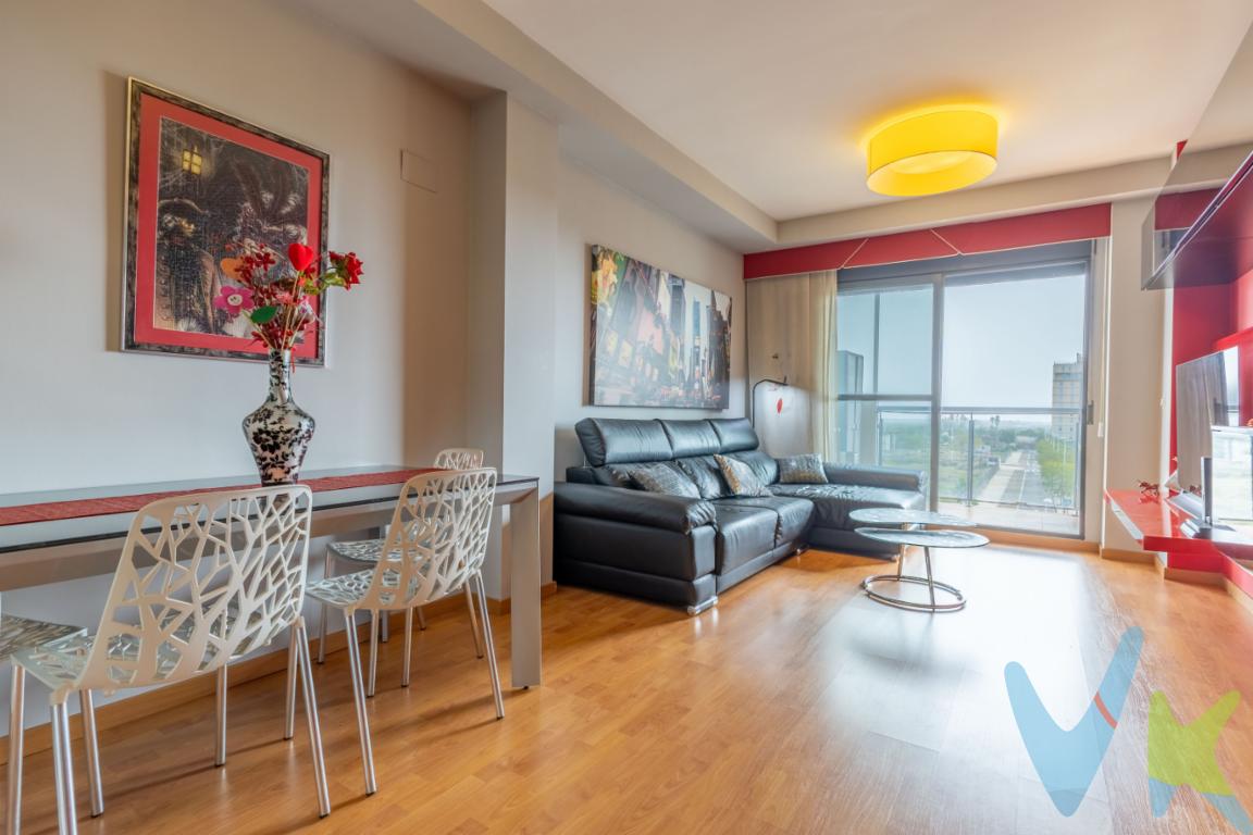 Ubicación perfecta y comodidad total en un moderno tercer piso con ascensor.🔹 Características Principales:2 habitaciones con armarios empotrados2 baños completos para mayor comodidadSalón amplio y luminoso que conecta directamente a una acogedora terrazaCocina equipada ideal para cocinar y disfrutarPlaza de garaje y trastero incluidos en el precioDisfruta de una excelente ubicación en la zona de fusión entre Puerto de Sagunto y Sagunto, cercana a todos los servicios, zonas de ocio y transporte.✨ Ideal para familias, parejas o como inversión en una zona de gran proyección. ¡No dejes pasar esta oportunidad! *Por mandato expreso del propietario, comercializamos este inmueble en exclusiva, lo que le garantiza el acceso a toda la información,   a un servicio de calidad con el sello de Inmueble certificado que asegura tranquilidad a los compradores.    *El precio indicado no incluye gastos ni otros conceptos. Al precio habrá que añadirle los gastos propios de la transmisión inmobiliaria,   como: honorarios notariales, impuesto al que se encuentre sujeta la transmisión (Impuesto sobre el Valor Añadido o Impuesto sobre Transmisiones Patrimoniales y Actos Jurídicos Documentados, según el caso),   gastos de inscripción en el Registro de la Propiedad y honorarios de intermediación de la agencia inmobiliaria.  *El inmueble se vende sin amueblar, sin electrodomésticos, enser o elemento decorativo.  