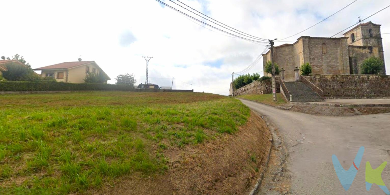 Finca urbana en Meruelo (Cantabria)  Gran potencial edificableOs presentamos una finca urbana situada en la zona oriental de Cantabria, concretamente en el municipio de Meruelo, en el Barrio de La Iglesia, en un entorno tranquilo y con buenas posibilidades de desarrollo.La finca llana, cuenta con una superficie según Catastro de 2.557 m² y está clasificada por las Normas Subsidiarias vigentes como Residencial Unifamiliar B+1+BC.Entre los usos autorizados destacan:Edificación unifamiliar: aislada, pareada o en hilera Uso industrial (Categoría I, situaciones A y B), con una superficie máxima de 150 m² Uso comercial (Categoría I), en planta baja y semisótano Oficinas Hospedaje en planta baja, primera o en edificio exclusivo Salas de reunión en edificio exclusivo Equipamientos y servicios públicosLa Edificabilidad máxima: 0,40 m²/m² . El cómputo de edificabilidad no incluye plantas sótano ni semisótano.El Municipio de Meruelo está enclavado en la comarca costera  próximo a la bella ría de Ajo y a las atractivas playas de Ajo, Noja e Isla, destaca por su frondoso paisaje enclavado en un valle rodeado de bosques. Resaltar también su riqueza arquitectónica, prueba de ello son las múltiples casonas con escudos heráldicos en sus fachadas, sus Iglesias y ermitas así como  el puente de Tresojos,  de origen medieval.Gastos e Impuestos no incluidos en el precio. Compra sujeta a ITP. El comprador se hará cargo de los costes de la escritura e inscripción en el Registro de la Propiedad.Más información sobre transparencia, impuestos, gastos y condiciones de compraventa en nuestra web www.activanorte.com