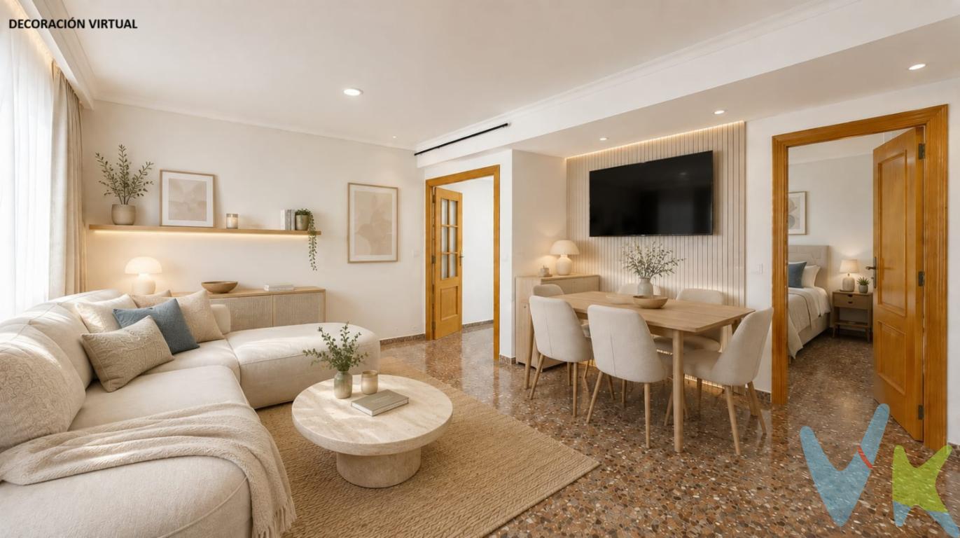 Ámplio piso de 4 hab. en Moralets, ubicación excepcional en Torrent.¡Vivir en el centro de Torrent, con todos los servicios en la puerta de casa!Si buscas una vivienda con espacio, ubicación y muchas posibilidades, esta puede ser una gran oportunidad. Un piso amplio, céntrico y con 4 habitaciones, balcón, terraza comunitaria y trastero.Situada en Plaza de les Corts Valencianes, justo detrás de Avenida al Vedat, se encuentra en una de las zonas más céntricas y consolidadas de Torrent. Una ubicación especialmente cómoda para el día a día, con colegios, supermercados, comercios, farmacias, bancos, restauración, transporte público y todo tipo de servicios prácticamente al lado de casa.Además, el Colegio La Purísima se encuentra justo delante de la vivienda, un punto especialmente interesante para familias con niños.La vivienda también se encuentra a pocos minutos andando de las estaciones de metro de Torrent y Torrent Avinguda, con conexión mediante las líneas 1, 2 y 7, facilitando los desplazamientos por Torrent y hacia Valencia.Se trata de una cuarta planta sin ascensor, en un edificio de únicamente cuatro plantas. Cuenta con 85m² distribuidos en 4 habitaciones, una de ellas con balcón, Baño completo, Cocina independiente con galería y amplio salón-comedor. Una distribución con muchas posibilidades de reforma y personalización. Sus cuatro habitaciones ofrecen un espacio especialmente interesante para familias, para quienes necesitan varias estancias de trabajo o estudio, o incluso para plantear una reforma adaptada a las necesidades de cada comprador.La finca cuenta con terraza comunitaria de la cual prácticamente solo hace uso de ella el actual propietario de este piso y un cómodo trastero proporcionando un espacio extra muy práctico para almacenamiento.Una de las grandes ventajas de esta vivienda es su ubicación. Podrás disfrutar de la comodidad de tener gran parte de los servicios del día a día a poca distancia andando:  Colegio prácticamente al lado, Metro y transporte público, Supermercados y comercios, Farmacias, Bancos y servicios, Servicios sanitarios, Restaurantes y cafeterías, Ayuntamiento y servicios municipales, Parques y zonas de ocio, Casco histórico y lugares de interésUna vivienda con muchas posibilidades para convertirla en el hogar que siempre has imaginado o para plantear una inversión con potencial. Llámanos para visitarlo y descubre todo lo que esta vivienda puede ofrecerte.Si tienes que vender antes tu vivienda, llámanos y te asesoramos cómo hacerlo para además tener los mínimos gastos posibles y todas las garantías.Agencia Registrada con el nº00516 en el Registro Obligatorio de Agentes Inmobiliarios de la Comunidad ValencianaPor mandato expreso del propietario, COMERCIALIZAMOS ESTE INMUEBLE EN EXCLUSIVA, lo que le garantiza el acceso a toda la información, a un servicio de calidad, un trato fácil, sencillo y sin interferencias de terceros. Por este motivo, se ruega NO MOLESTAR AL PROPIETARIO, a los ocupantes de la propiedad o a los vecinos. Muchas gracias por su comprensión.La oferta está sujeta a cambios de precio o retirada del mercado sin previo aviso. Este anuncio en su conjunto, incluyendo textos, fotos, imágenes o cualquier otro contenido de este, no es vinculante dado que la información es ofrecida por terceros y puede contener errores. Se muestra a título informativo y no contractual.El precio del inmueble no incluye los honorarios de la agencia que ascienden al 4%+IVA del precio final del inmueble, ni los gastos de notaría y registro de la propiedad (que están sujetos a aranceles y varían dependiendo del precio de escrituración), ni los impuestos (que en la Comunitat Valenciana varían dependiendo del precio del inmueble y de las características personales del comprador).Esta propiedad se pone a la venta con toda la documentación comprobada y en regla, por lo que ofrecemos GARANTIAS a los compradores.