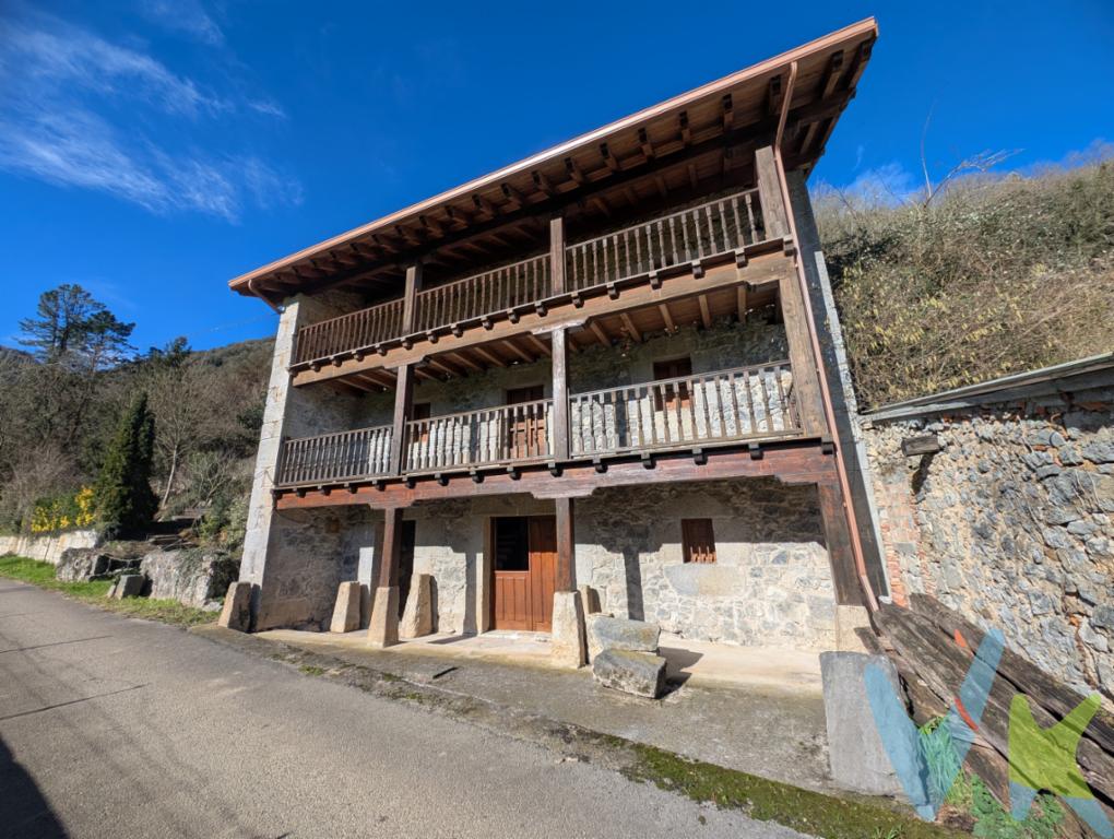 ¿Buscas la casa de tus sueños o el próximo referente del turismo rural en Cantabria? Ubicada en el idílico Valle de Ruesga, presentamos esta imponente casona tradicional de piedra y madera, totalmente rehabilitada en su exterior y estructura, lista para que diseñes su interior a tu medida.Desde Área 3 Servicios Inmobiliarios te presentamos una propiedad única en uno de los enclaves naturales más valorados del oriente de Cantabria. Situada en el municipio de Ruesga, en el emblemático barrio de Vegacorredor, y a escasos minutos de Ramales de la Victoria, esta vivienda se encuentra en una zona famosa por su belleza paisajística, sus rutas de montaña, zonas de escalada, cuevas, espeleología y una reconocida gastronomía local. Una ubicación privilegiada para quienes buscan naturaleza sin renunciar a servicios cercanos.La propiedad cuenta con 390 m² construidos, esta propiedad combina el encanto de la arquitectura montañesa con la libertad de un espacio diáfano. Está distribuida en tres plantas, y se asienta sobre una parcela de 1.200 m², muy soleada, con orientación este, sur y oeste.La vivienda se encuentra semirreformada, quedando pendiente la ejecución de instalaciones y distribución interior, lo que ofrece una enorme libertad para diseñar el proyecto a medida: desde una gran vivienda familiar hasta un alojamiento turístico rural o apartamentos independientes.Una propiedad con muchísimas posibilidades: Refugio vacacionalVivienda habitual en plena naturalezaInversión rentable: Posada rural,  Apartamentos turísticos, Hotel Boutique Materiales de primera calidad en la reforma realizadaVentanas de maderaTejado completamente rehabilitadoBalconadas montañesas de maderaFachada de piedra naturalCuenta con buenos accesos y se encuentra a pocos minutos de Ramales de la Victoria, principal núcleo urbano de la zona, con todos los servicios: comercios, centro de salud, colegios y restauración.Una oportunidad excepcional para quien busca espacio, entorno, carácter y proyección de futuro.Llámanos y te acompañamos a visitarla.Impuestos, gastos notariales y registrales NO INCLUIDOS
