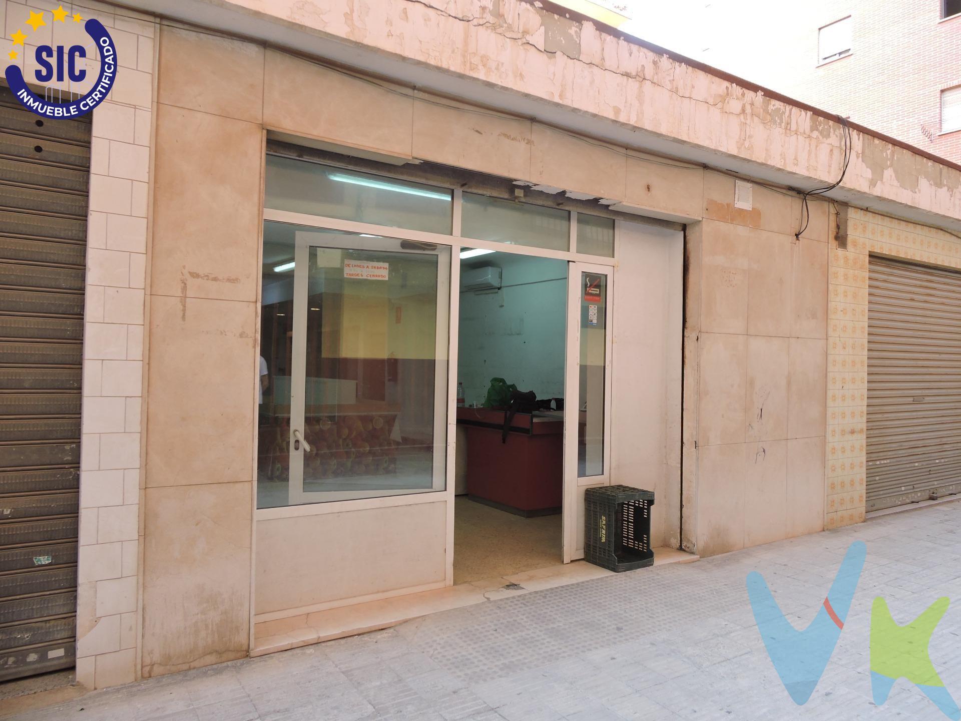 Vendemos este local con puertas a 2 calles que esta buscando a sus nuevos dueños ya que los han estado han estado muchos años explotando una actividad y necesitan un relevo. . El local esta situado al final del parque de Benicalap, muy cerca de la parada de tranvía del Empalme. Activa en sus casi 150 m2 el negocio que quieres emprender o usalo como almacen ya que tienes cierta facilidad de aparcamiento. . Contacta con nosotros y organizamos una visita parar que puedas venir a verlo. . ¿ Necesitas Financiación ?.  . Nuestro departamento financiero puede gestionar tu préstamo " Hasta un 100% + Gastos ". ¡ Consúltanos !.  . *Nota: El precio del inmueble no incluye los honorarios de la agencia que ascienden al 3% del precio final del inmueble, ni los gastos de notaría y registro de la propiedad (que están sujetos a aranceles y varían dependiendo del precio de escrituración), ni los impuestos (que en la Comunidad Valenciana varían dependiendo del precio del inmueble y de las características personales del comprador y que pueden llegar a ser de hasta el 10% sobre el valor del precio de venta ). Igualmente, no están incluidos los muebles y enseres de las fotografías. Este anuncio no es vinculante, puede contener errores, se muestra a titulo informativo y no contractual. Número de Registro de Agentes de Intermediación Inmobiliaria de la Comunidad Valenciana: RAICV-0386.
