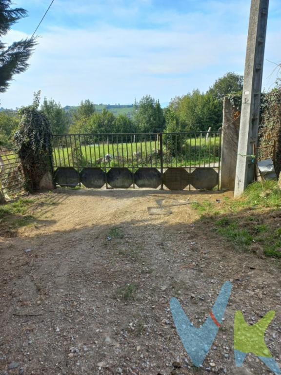 VENTA. Finca Rustica ubicada en Zona SIERO (Palmiano), a 20m de Gijón, 30m de Oviedo.  Con una superficie de  35.466m2, dado a la superficie que tiene es Ideal para el cultivo y el ganado. La finca esta totalmente cerrada con valla y portón de entrada de forja. Existe una edificación en la que en su interior hay una caravana con cocina . En la misma edificación hay un baño y una chimena.Porche adosado a la edificación, almacén  y varios tendejones. En el centro y entrada de la finca hay dos establos para refugio del ganado.  Respecto al terreno de la finca es un terreno calizo por lo que hace que  la pación sea rica en sal lo que es muy beneficioso para el ganado.Tiene AGUA de traida y de deposito. LUZ.Buen acceso a la finca .Finca con excelentes vistas, buen orientación por lo que es  soleada durante el día completo.Si está buscando un terreno para uso agrícola, ganadero o para recreo y distracción, con cercanía a las principales poblaciones (Gijón, Siero, Oviedo....) esta es su OPORTUNIDAD, no dude en llamamos y se la enseñamos. LE GUSTARA!!