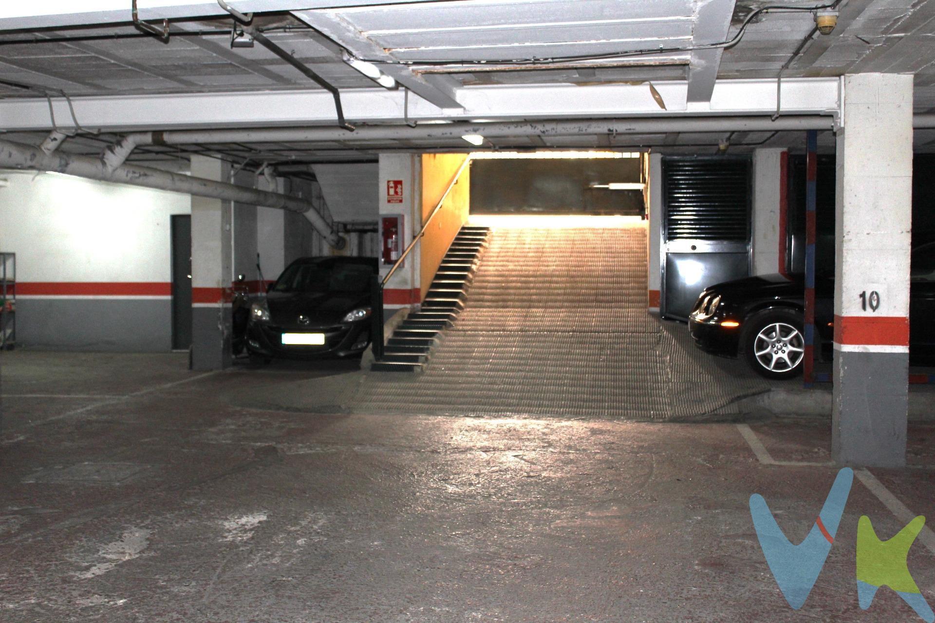 Plaza de garaje en magnifica zona San Bernardo y cerca al gimnasio Enjoy en la antigua estación de Cádiz,  en planta sótano de edificio residencial. Informamos a nuestros clientes compradores que el precio de venta no incluye lo siguiente: Honorarios de la agencia inmobiliaria, Impuestos (I.T.P., I.V.A. o A.J.D., en su caso) ni otros gastos de la compraventa (gastos de Registro de la Propiedad, Notaría, Gestoría ni de posible Financiación). Documento F.I.S. a disposición del consumidor según Decreto 218/2005 Junta de Andalucía.