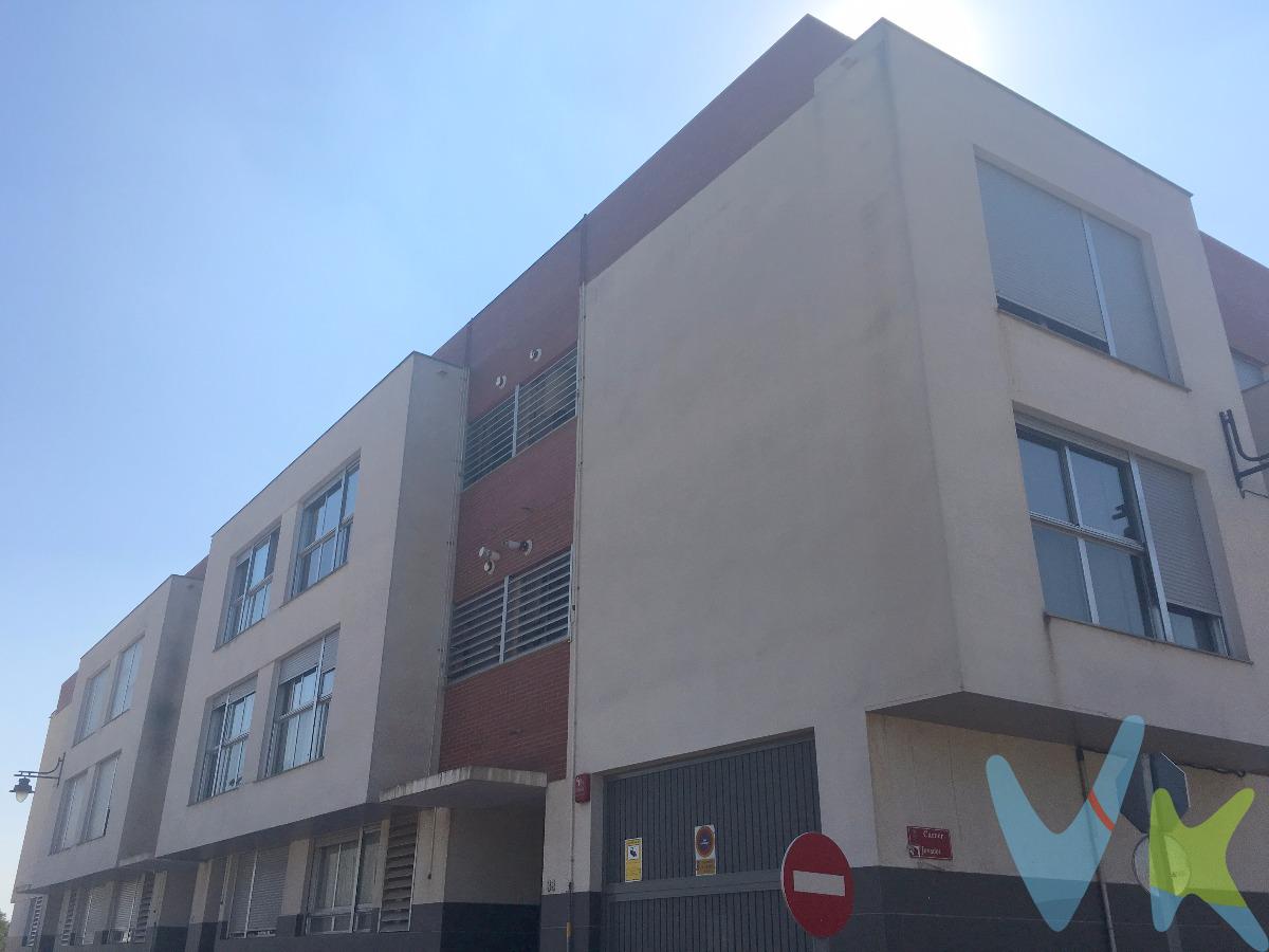 Pon tú el Precio y nosotros la Financiación hasta 100%, piso en venta Alginet, zona Hort de Feliu, 75 m2 de superficie, una habitación doble y una habitación sencilla, un baño, propiedad en buen estado de conservación. Extras: Armarios empotrados, terraza interior, pre-instalación de aire acondicionado por conductos y con electrodomésticos, PLAZA DE PARKING y TRASTERO incluido en el precio, linea 1 de metrovalencia cercana. No lo pienses más, solicita visitar el inmueble y descubrirás la vivienda que se adapta a tu estilo de vida. (Propuesta de precio sujeta a aprobación de la Propiedad y financiación sujeta a aprobación de la Entidad Financiera)