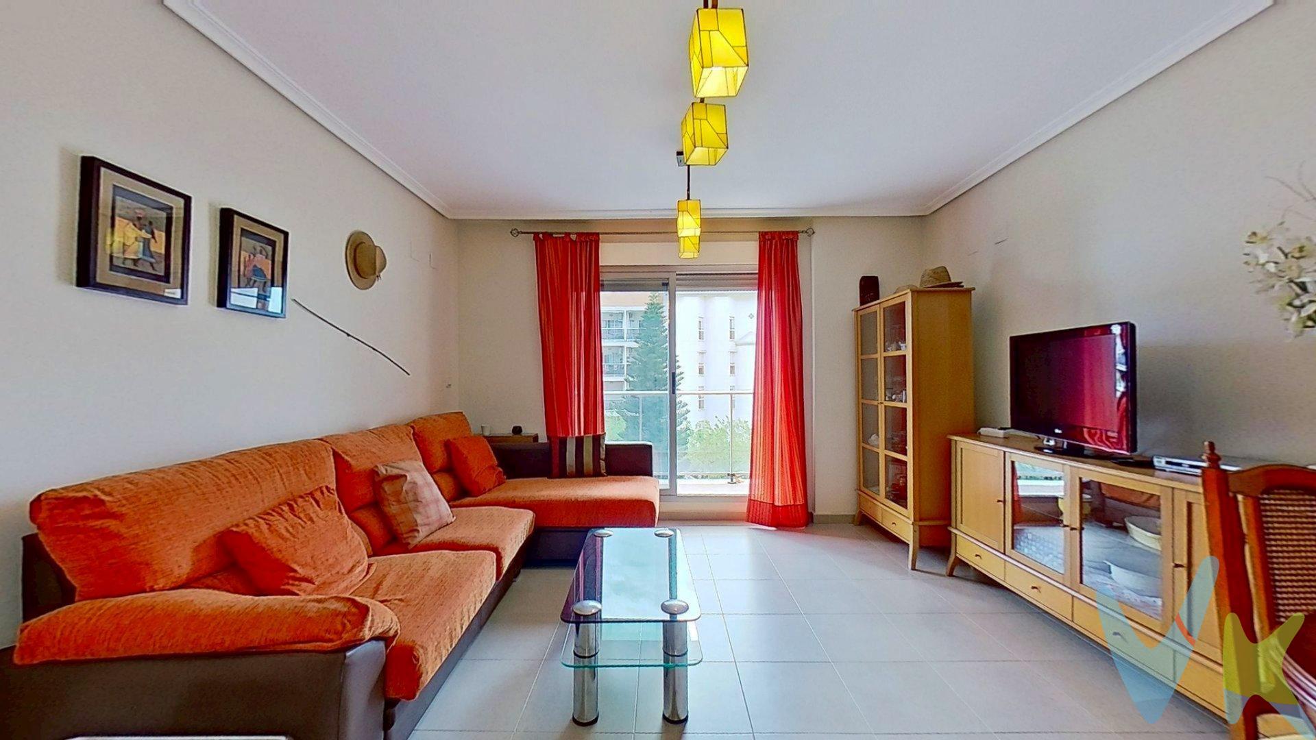 ¡Oportunidad única en Gandía!. Se vende encantador apartamento listo para entrar a vivir, situado en una segunda planta con ascensor. La vivienda cuenta con 2 dormitorios, un baño completo, y una moderna cocina office completamente equipada con todos los electrodomésticos. Se entrega totalmente amueblado, lo que lo convierte en una opción perfecta tanto para residencia habitual como para inversión vacacional. Disfruta de su luminoso balcón, ideal para relajarte al aire libre. ¿Lo mejor? Tendrás acceso a una espectacular piscina en la azotea, perfecta para los días de verano, con impresionantes vistas panorámicas de la ciudad. Ubicado en una zona tranquila y bien comunicada, con todos los servicios a mano y a tan solo unos minutos de la playa. 📍 No dejes pasar esta oportunidad. ¡Contáctanos para más información o para concertar una visita!. La descripción del presente inmueble e imágenes tienen mero carácter informativo y en ningún caso carácter contractual, pudiendo ser modificados por la inmobiliaria comercializadora sin que ello implique responsabilidad alguna frente a terceros. En el precio de venta a público, esta propiedad NO incluye los gastos de adquisición (Notario, registro, gestión, honorarios, etc…).
