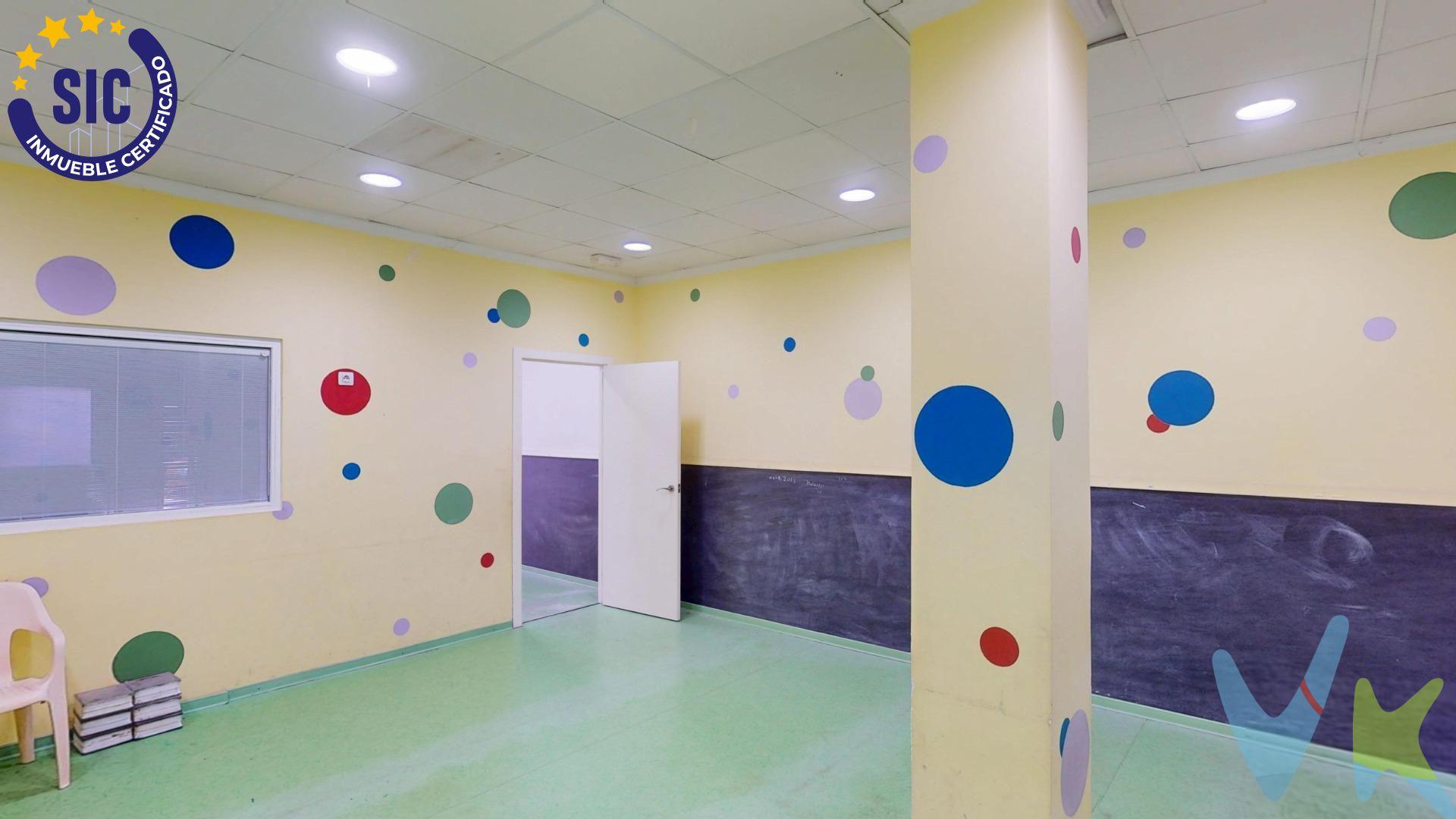 Local comercial de 135m2. Diáfano para distribuirlo interiormente como mas desees y poder instalar tu propio negocio. También cabe la posibilidad de promover un edificio para la construcción de 5 viviendas de 2 y 1 habitaciones con sus respectivos trasteros. Incluso puedes construir tu propia vivienda. En la parte superior hay terraza. !!!VEN A INFORMATE !!!!. Este inmueble es en exclusiva, con lo que le facilitamos cualquier información sobre la vivienda. Por este motivo, solicitamos no molesten al propietario, ocupantes de la propiedad, vecinos o conserje de la comunidad. En todos los casos los precios expuestos son más impuestos y gastos derivados de la transmisión del inmueble. . Este inmueble es en exclusiva, con lo que le facilitamos cualquier información sobre la vivienda. Por este motivo, solicitamos no molesten al propietario, ocupantes de la propiedad o vecinos. El precio indicado puede sufrir variaciones. En todos los casos los precios expuestos son más impuestos y gastos derivados de la transmisión del inmueble. 