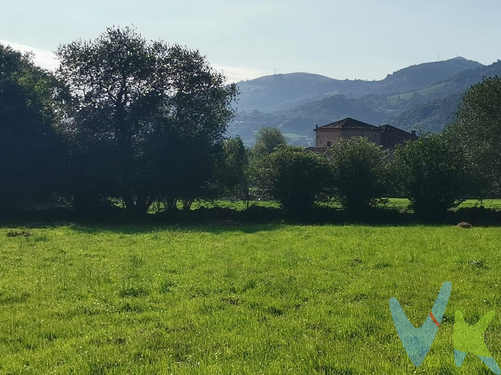 En el municipio de Saro, en la comarca del Pas-Miera, presentamos este precioso terreno edificable con proyecto y autorización concedidas. A unos escasos 10 minutos de Saron, muy cerca también del Parque de la naturaleza de Cabárceno y a tan solo 30 minutos de Santander. Llano, soleado y en una zona muy tranquila. Se incluye en el precio el proyecto de ejecución autorizado con lo cual supone un gran ahorro a la hora de construir tu vivienda. No dejes pasar la oportunidad de visitarlo y descubrirás que puede ser el comienzo de tu nueva vida. Pídenos más información o te llevamos a conocerlo sin compromiso. Los impuestos, gastos de notaría y registro no están incluidos en el precio. 