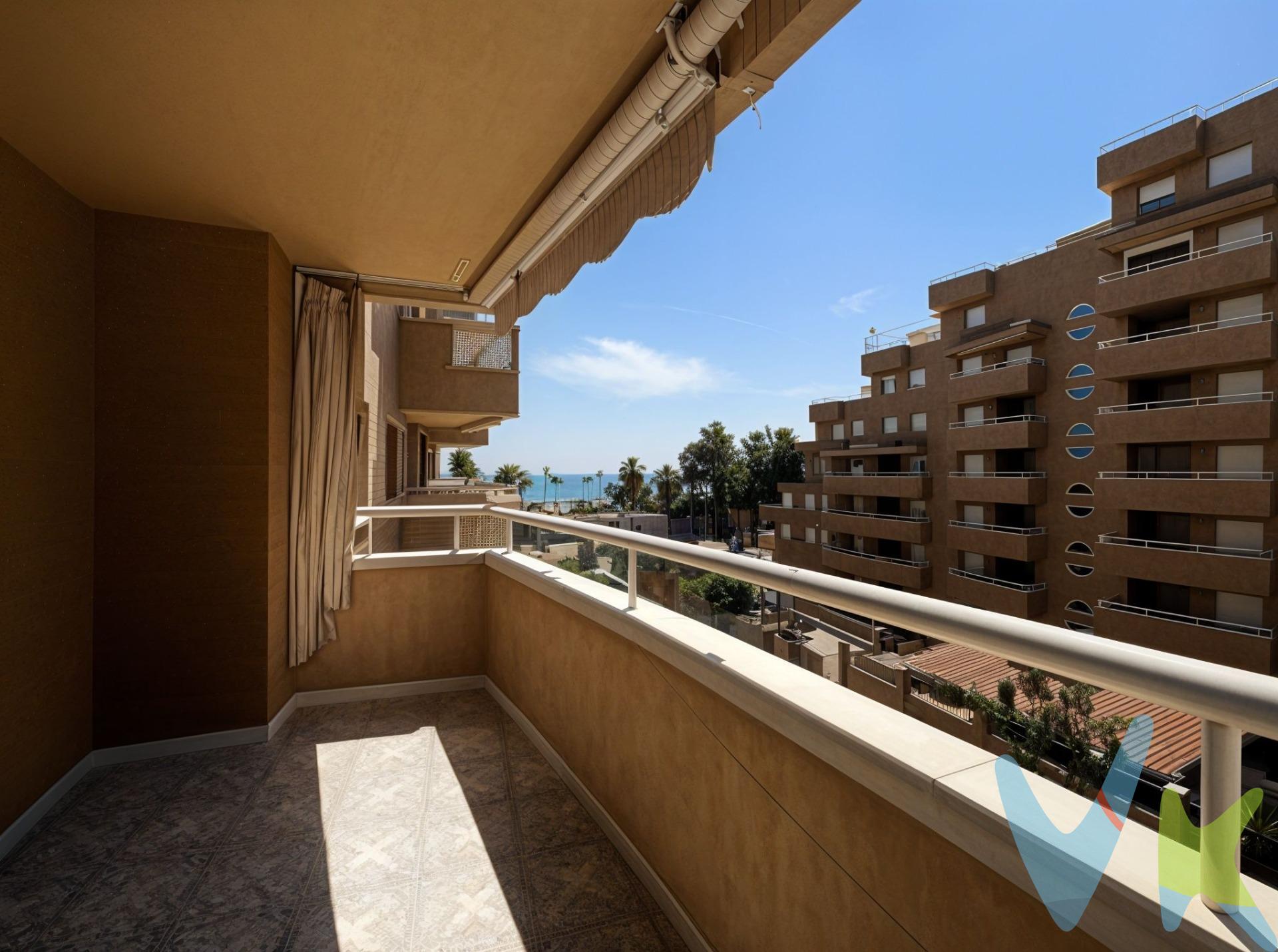 A tan solo 200 metros del mar, en el corazón de Marina d’Or, se encuentra este atractivo apartamento de 87 m², ideal para quienes buscan disfrutar del sol, la playa y todos los servicios sin renunciar a la comodidad. . Consta de dos habitaciones dobles, dos baños completos, una cocina independiente equipada y un luminoso salón con orientación sur que se abre a una bonita y amplia terraza.  . La vivienda, lista para entrar a vivir, incluye aire acondicionado y calefacción por split, armarios empotrados, puerta blindada y plaza de parking. . La propiedad está ubicada en una urbanización con piscina comunitaria zonas ajardinadas y zona infantil, perfecta para disfrutar de tus vacaciones. Marina d’Or  además de ofrecer un entorno único junto al mar cuenta con amplias zonas verdes y un espectacular  parque con estanques donde pequeños y mayores podrán disfrutar paseando mientras ven bonitos animales como patos, ocas, pavos reales.. . Además los niños pasarán momentos inolvidables en sus zonas deportivas, parques de ocio, atracciones y acuáticos. Todo eso sin renunciar a la comodidad de tener comercios y supermercados muy próximos a tu vivienda para máxima comodidad. Marina d´Or ofrece una gran oferta de restauración y se encuentra  a solo unos minutos de la localidad de Oropesa del Mar la cual  brinda todos los servicios esenciales, como centros de salud, comercios,  estación de tren y autobús etc.. Además, si te apasiona la naturaleza, estarás muy cerca del Desierto de las Palmas, un paraje ideal para rutas de senderismo y actividades al aire libre. . Todo esto por solo 145.000 €: la combinación perfecta entre hogar, ocio y calidad de vida frente al Mediterráneo. 