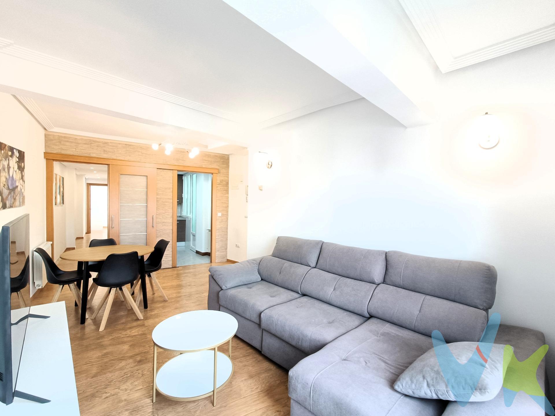 Se vende estupenda vivienda en Calle Vargas (Santander), una de las zonas más céntricas y mejor comunicadas de la ciudad, con todos los servicios a pie de calle: supermercados, colegios, transporte público, comercios y a pocos minutos andando del centro. La vivienda es exterior y está totalmente reformada, lista para entrar a vivir, muy luminoso. Dispone de calefacción, ascensor, ventanas climalit, paredes lisas... Cuenta con 3 habitaciones, dos baños, uno de ellos en suite dentro de la habitación principal, cocina independiente, completamente equipa con salida a un tendedero. Gracias a su doble orientación (Norte y Sur), la vivienda disfruta de buena ventilación y luz natural durante todo el día. Ideal tanto como vivienda habitual como para inversión por su excelente ubicación proxima al hospital y demanda de alquiler en la zona, ideal para obtener rentabilidad inmediata. . Contactar para más información o análisis estimado de rentabilidad. Gastos de Notaria, Registro e impuestos no están incluidos en el precio.