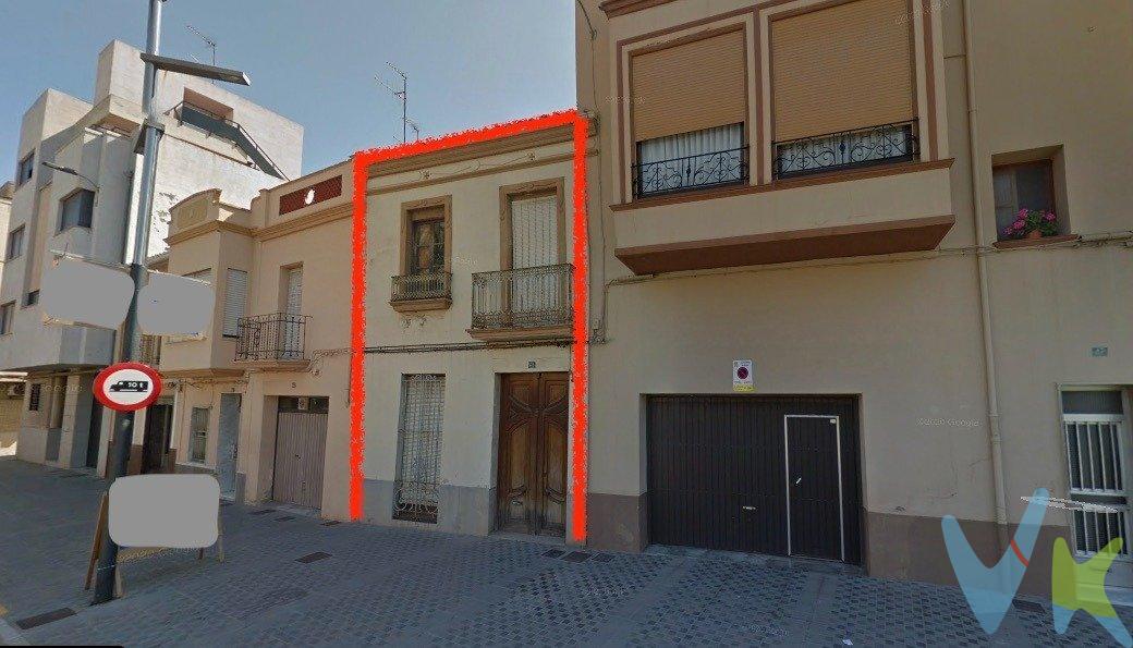 Mira que inmueble te ofrecemos.  .  Si estas buscando una solar donde construirte tu nueva vivienda, si necesitas un espacio para tu uso y disfrute o si lo que buscas es una oportunidad de inversión, esta es tu oportunidad.  .  Casa Solar de 120m con 5,3m de fachada en pleno barrio de San Joaquin de Nules.  .  Los Impuestos, gastos de notaría, registro de la propiedad y honorarios de inmobiliaria no incluidos en el precio publicado .  .  INMUEBLE CERTIFICADO DESDE ASICVAL (Asoc. Inmobiliarias Com. Valenciana) POR CASATUYA (Agente Certificador Homologado).  .  Informate sin compromiso.  .  