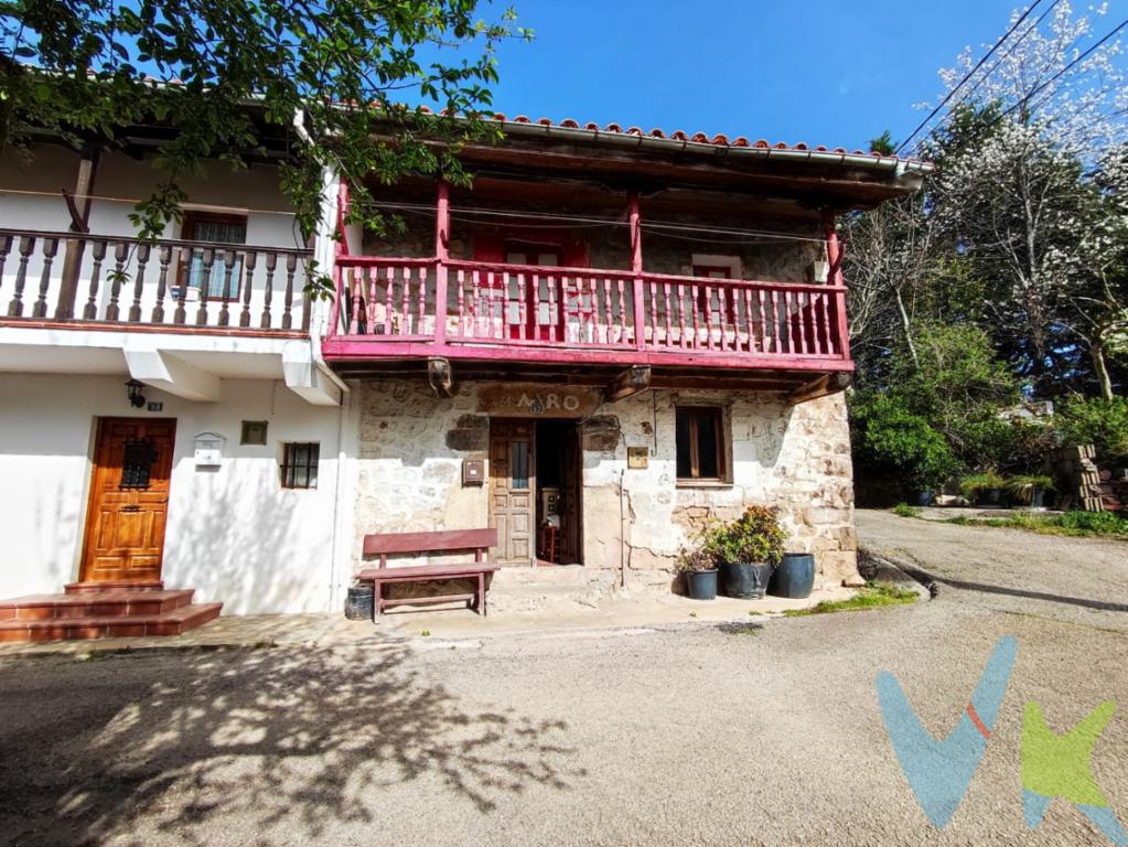 En la preciosa localidad de Abionzo, comarca de los Valles Pasiegos, encontramos esta típica casa MONTAÑESA para REFORMAR, con un pequeño JARDÍN de 40m2, donde poder disfrutar de las largas tardes de verano con familiares y amigos.Esta vivienda está esperando a ser reformada para así poder aprovechar sus grandes posibilidades. Ahora mismo consta de salón, cocina independiente, un cuarto de baño y dos habitaciones, además de una magnífica balconada típica de la zona.Además, consta de CUADRA Y PAJAR, que se podría unir a la vivienda, dejando así una casa espectacular.Abionzo se encuentra a 5 minutos de Villacarriedo y de Selaya, donde se encuentran todos los servicios.¡¡¡¡LLÁMANOS, ESTAREMOS ENCANTADOS DE ENSEÑÁRTELA!!!Los precios mostrados no incluyen impuestos, gastos de compraventa ni financiación. 