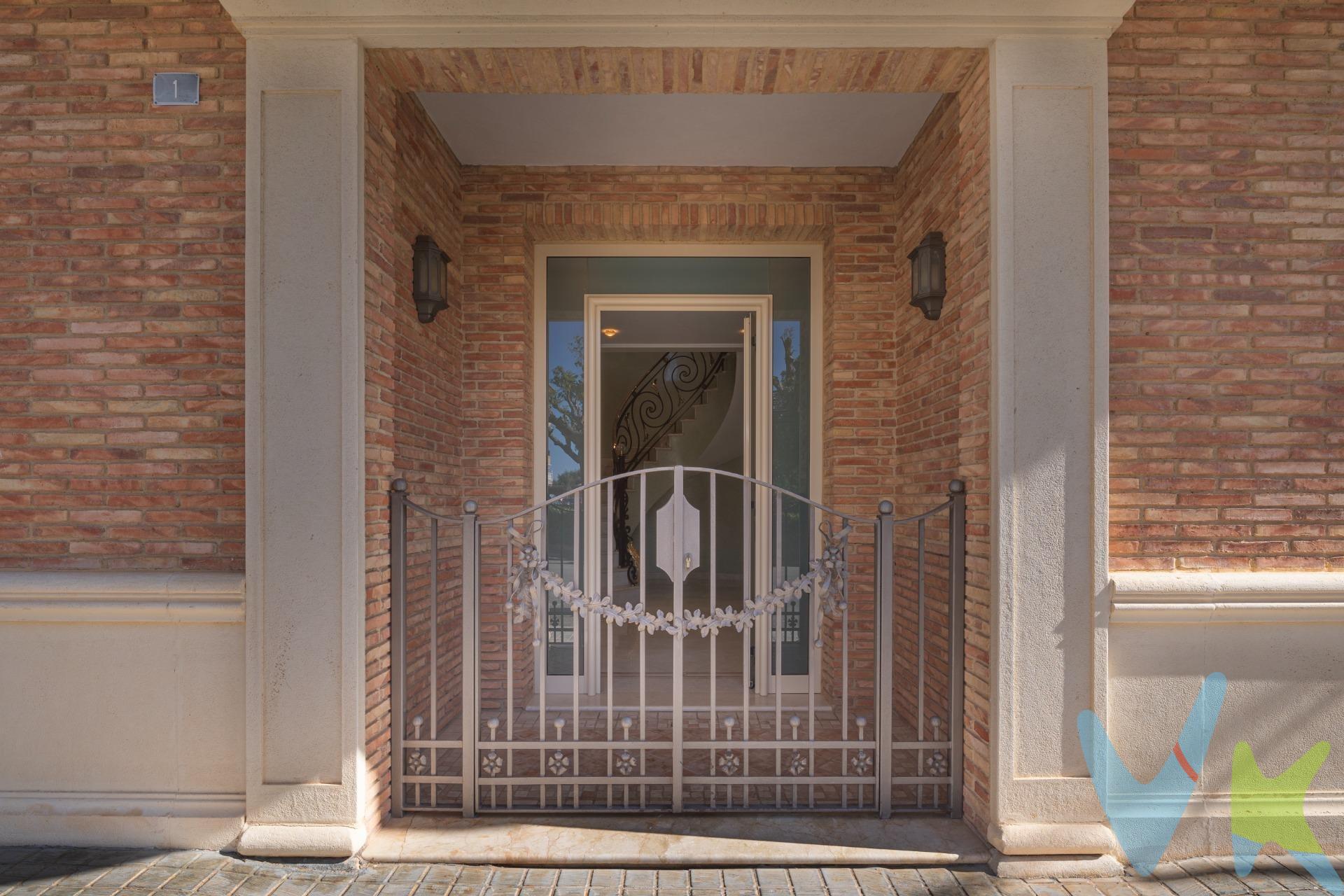 Se vende chalet independiente con cuatro habitaciones en Alfarp, Valencia. Espectacular Vivienda con excelentes calidades. Consta de tres plantas ,en la planta baja ,se encuentra una espaciosa cocina totalmente equipada ,un gran salón con chimenea, una habitación perfecta como despacho o para alojar invitados ,y un cuarto de baño completo. Una majestuosa escalera de mármol conduce a una segunda planta ,donde se encuentran tres grandes habitaciones .La habitación principal cuenta con baño en suite y vestidor. La tercera planta ofrece un espacio versátil como ático, sala de juegos y almacenamiento.. El lujo continúa en el exterior donde se encuentra una zona ajardinada ,  barbacoa y el .El garaje con capacidad para varios vehículos y zona de lavandería. Gastos de compraventa y honorarios de agencia no incluidos. Esta propiedad es una verdadera joya que combina elegancia ,confort y funcionalidad en cada detalle. Situada en el municipio de Alfarp a 30 minutos de Valencia en la Rivera Alta ,conocida por su castillo y yacimientos arqueológicos y cerca de las playas de Cullera ,sueca y Oliva. La descripción del presente inmueble e imágenes tienen mero carácter informativo y en ningún caso carácter contractual, pudiendo ser modificados por la inmobiliaria comercializadora sin que ello implique responsabilidad alguna frente a terceros. En el precio de venta a público, esta propiedad NO incluye los gastos de adquisición (Notario, registro, gestión, honorarios, etc…).