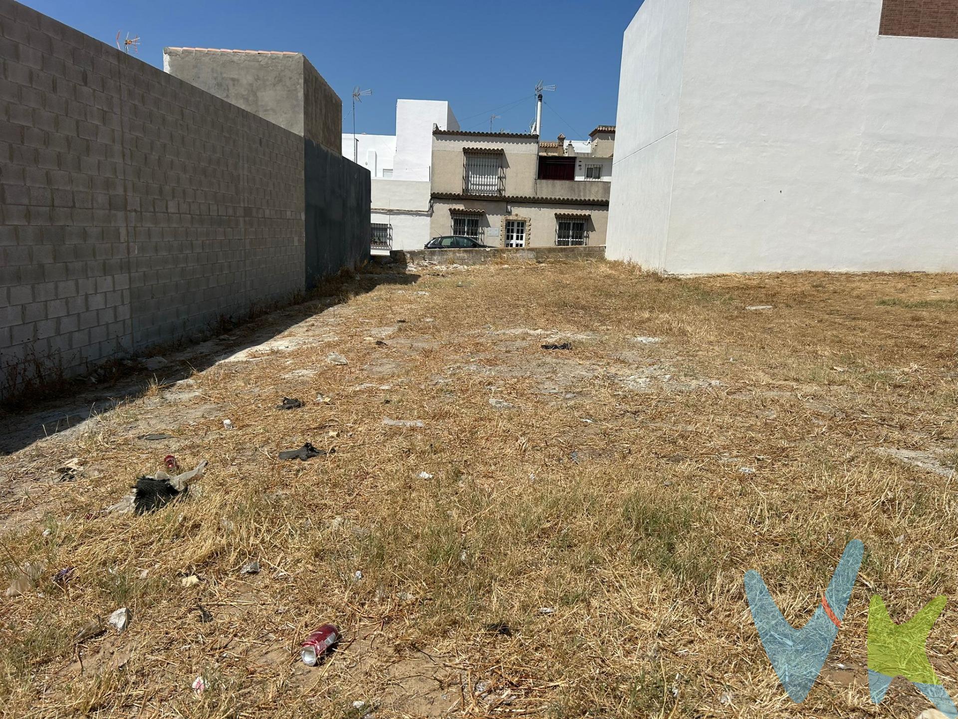 Parcela   en   Chiclana   de   160   m2   situada   en   la   Carretera   de   Medina  ,   en   la   zona   de   la   Barriada   Las   Frutas  ,   segregada  ,   con   fácil     acceso   a   la   autovía  ,   rodeada   de   todo   tipo   de   comercios  ,   colegios  ,   transporte   público  .. ,   Visítela   !!  . Los gastos de notaría, registro, impuestos, honorarios de la agencia y otros gastos inherentes a la compraventa no están incluidos en el precio. A su vez, disponemos del Documento Informativo Abreviado de la vivienda, según decreto 218/2005 de 11 de Octubre.  
