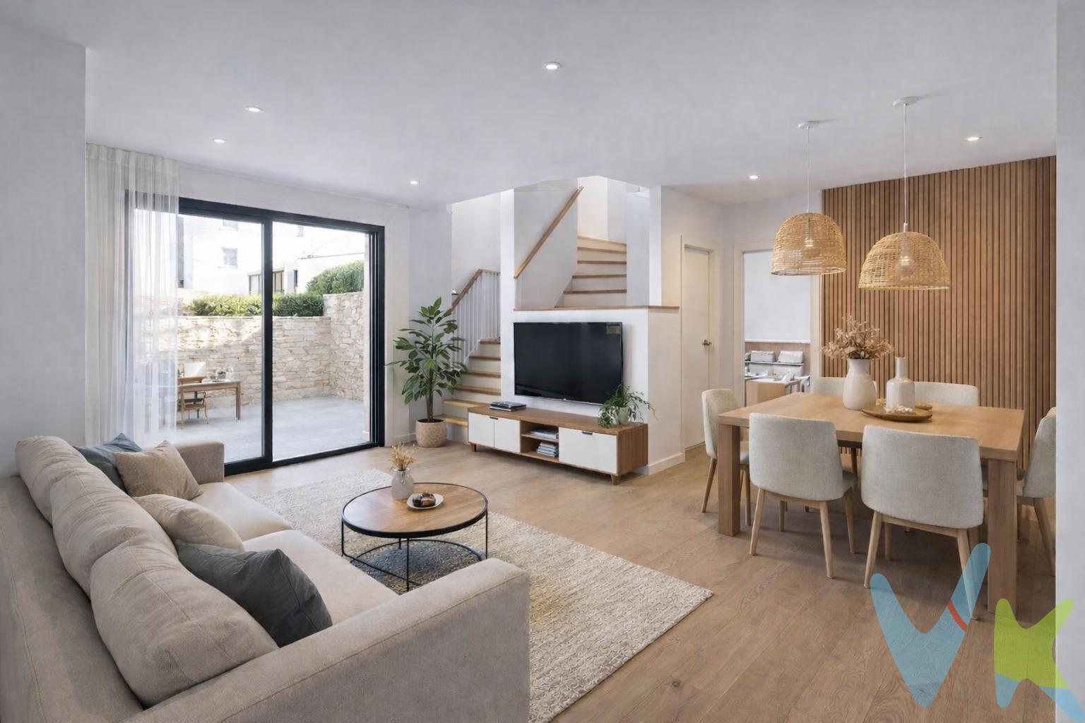 Oportunidad Estratégica de Suelo Urbano Directo en Huerta del Rosario, Chiclana. Presentamos una excelente oportunidad de negocio dirigida a promotores y empresas constructoras. Se trata de un suelo urbano consolidado de 746 m² de superficie, ubicado estratégicamente en el sector de Huerta del Rosario.  En un escenario de mercado caracterizado por la extrema escasez de suelo finalista en el casco urbano de Chiclana de la Frontera, este activo representa una oportunidad de inversión con un riesgo mitigado y un elevado potencial de retorno (ROI). 📐 Parámetros Urbanísticos y Potencial del Activo. La parcela cuenta con una calificación urbanística óptima dentro del ordenamiento local, permitiendo un desarrollo residencial de alta densidad de hasta 19 unidades. No obstante, los análisis de absorción del mercado local y la demanda residencial insatisfecha señalan como opción preferente un proyecto de viviendas unifamiliares adosadas de obra nueva. Tipología Óptima: Promoción de viviendas unifamiliares adosadas, el producto inmobiliario más demandado y con menor tasa de stock en el municipio. Comercialización Acelerada: La falta de oferta competidora en el núcleo urbano asegura un ritmo de ventas óptimo, abriendo la posibilidad de una preventa (sobre plano) ágil que optimice el flujo de caja del proyecto. Seguridad Financiera: Al tratarse de suelo urbano directo, se reducen los plazos de gestión urbanística, acelerando la obtención de la licencia de obras y el inicio de la fase constructiva. 📍 Ubicación Estratégica y Entorno ResidencialEl activo se emplaza en Huerta del Rosario, una de las zonas residenciales más consolidadas y cotizadas de Chiclana. Su ubicación ofrece un equilibrio perfecto entre un entorno residencial de baja densidad y la conectividad directa con el centro urbano. Infraestructuras y Servicios: Acceso inmediato a una consolidada red de centros educativos, superficies comerciales y servicios sanitarios. Conectividad: Conexiones rápidas con el transporte público y las principales vías de articulación de la Bahía de Cádiz. 💼 Dossier Técnico y Due Diligence:. Ponemos a disposición de su departamento técnico y financiero la cédula urbanística, la documentación registral y los estudios de viabilidad preliminares. Nuestro equipo ofrece asesoramiento técnico especializado  y los gastos derivados de la transacción para facilitar su análisis de viabilidad económica. No dejes que otro promotor se adelante en el suelo donde se levantará el próximo éxito inmobiliario de Chiclana. ¡Consúltanos hoy mismo sin compromiso y asegura tu próximo proyecto! 📞✨. Este anuncio incluye imágenes generadas mediante inteligencia artificial. Comercializamos este inmueble en exclusiva para garantizarte toda la información necesaria junto a un servicio excepcional. En cumplimiento del Decreto Junta Andalucía 218/2005 del 11 Octubre, informamos al cliente que los gastos notariales e impuestos no están incluidos en el precio € . Si tienes dudas acerca dela compraventa , llámanos ; estaremos encantados de asesorarle !. Igualmente disponemos de un Seguro de Caución para garantizar las cantidades entregadas a nuestra Agencia en concepto de Reserva y/o Arras. Impuestos y gastos de la compraventa:. El comprador puede consultar de forma oficial los impuestos aplicables (ITP, AJD, etc.) en la web de la Junta de Andalucía:. https://www.juntadeandalucia.es/organismos/economiahaciendayfondoseuropeos/areas/tributos-juego/tributos/paginas/impuestos-cedidos-transmisiones.html. Si tiene cualquier duda sobre los gastos de la compraventa, llámenos y estaremos encantados de asesorarle de forma clara y personalizada. 