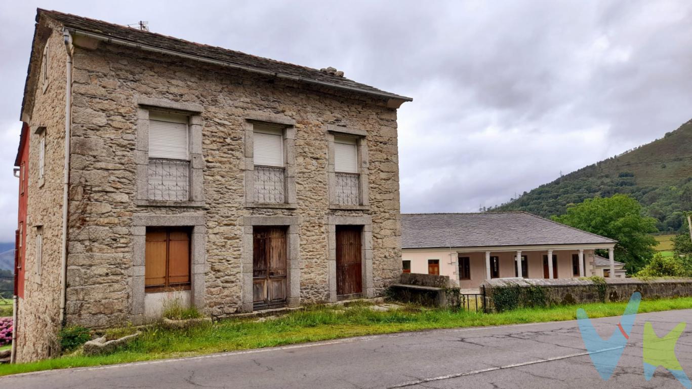 Asturias......occidente asturiano...naturaleza desbordante.En el concejo de Boal, más en concreto en la parroquia de San Luis, ponemos a la venta una fantástica casa rústica que sin duda será de tu agrado.La casa se encuentra distribuida en tres plantas.La casa se encuentra distribuida en planta sótano (ámplio de igual medida que la planta baja), dos plantas y bajocubierta.En la planta baja se encuentra la cocina, un comedor, una zona diáfana y una ámplia galería desde la que podrás disfrutar de una espectacular vista a todo el valle.En la planta primera nos encontramos con los cuatro dormitorios, un baño y otra galería.Por último en la planta bajo cubierta nos encontramos un espacio diáfano sin distribuir.La casa tiene una orientación fantástica y tiene anejo un pequeño trozo de terreno de unos 200 mts cuadrados.Sin duda un producto más que interesante para quien valore hacerse con una propiedad tradicional a un precio irresistible que con una reforma adecuada tendrá la casa de sus sueños en un entorno natural privilegiado.La propiedad según consulta realizada en su momento podría ser aprovechada para hacer apartamentos.No dudes en llamarnos.Te informaremos encantados.En el precio no está incluido el 8% de transmisión patrimonial ni los gastos de registro y de notaría.